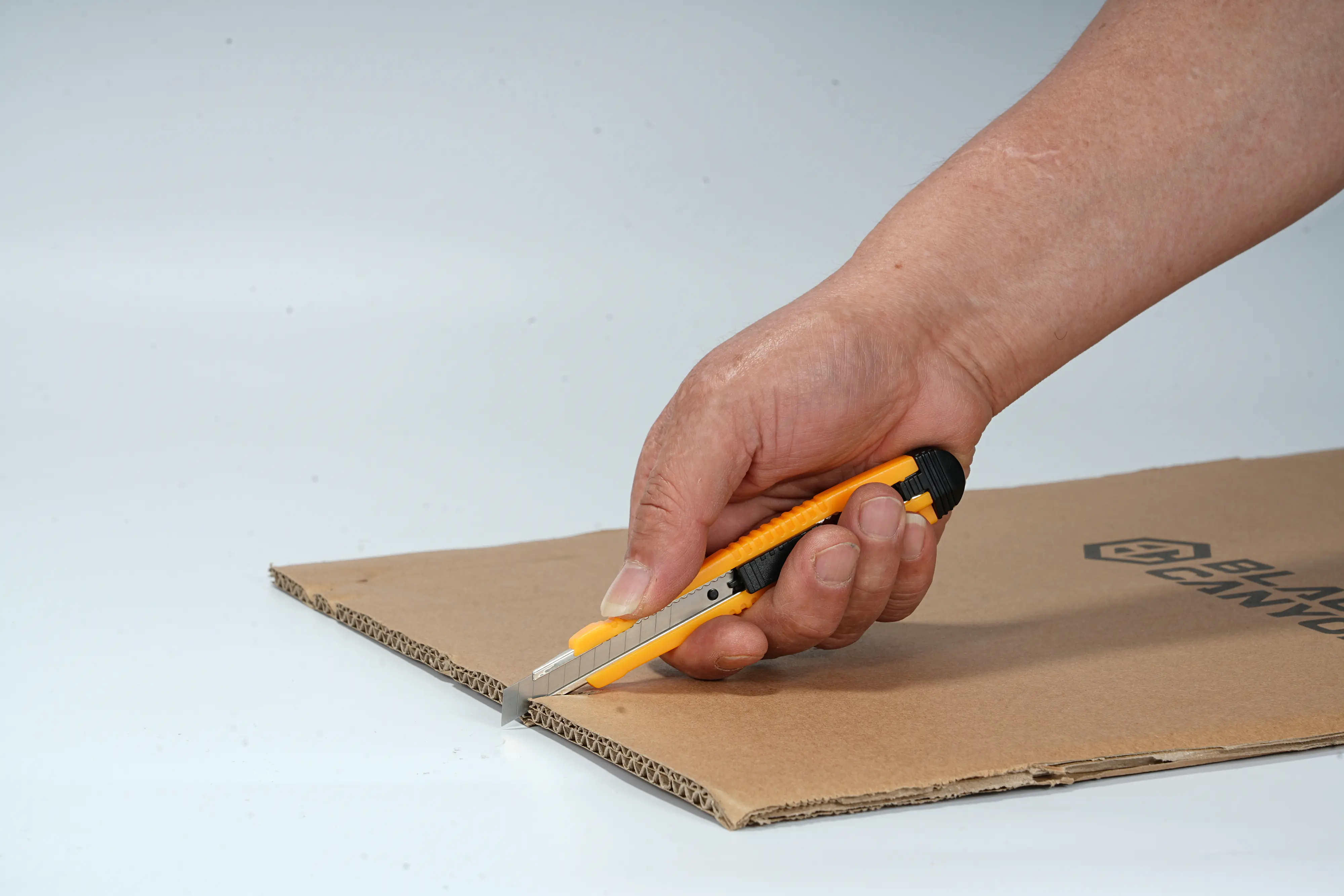 Primaster Cuttermesser 9 mm mit Auto-Lock