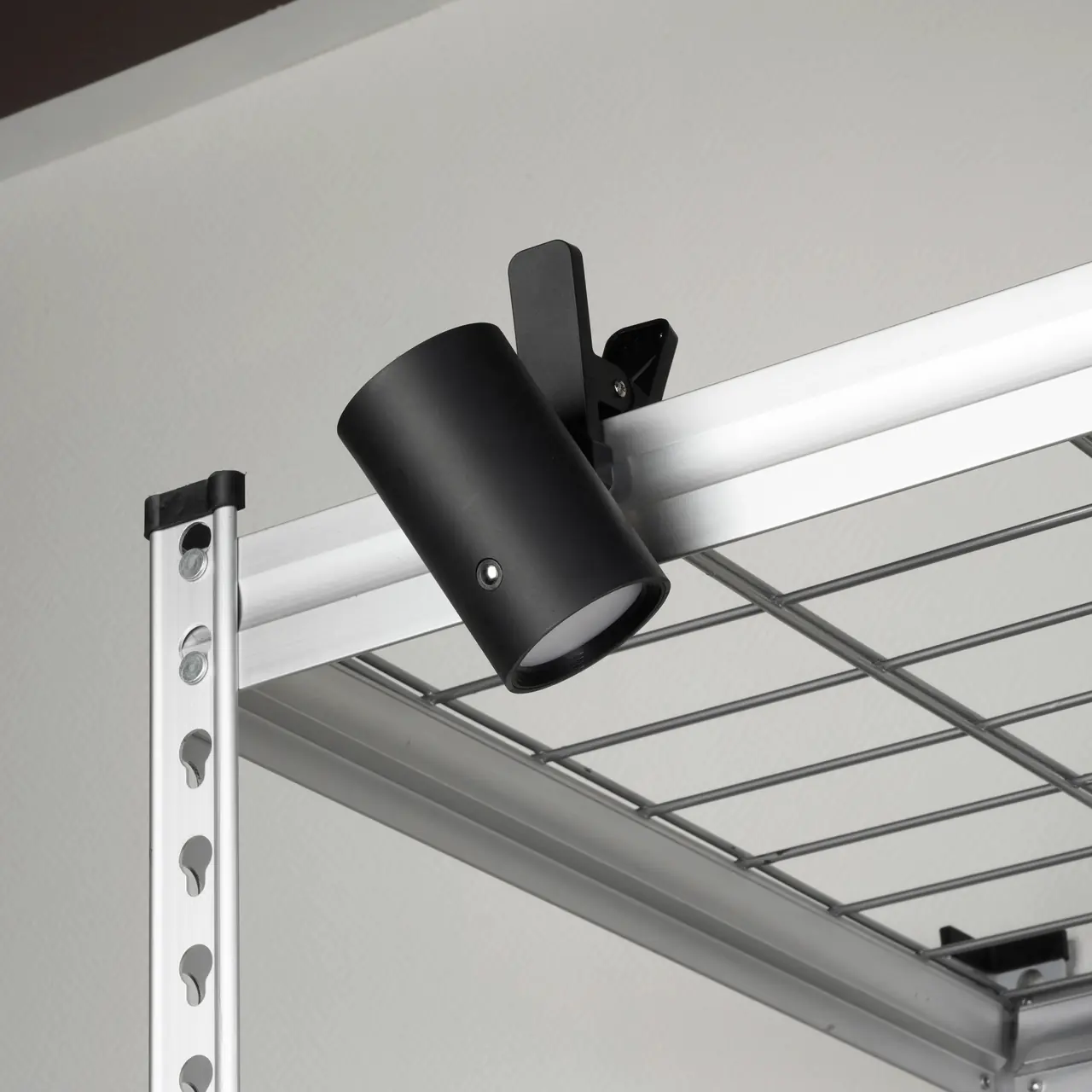 REV LED-Akku-Clipleuchte 6 x 6 x 10 cm schwarz dimmbar