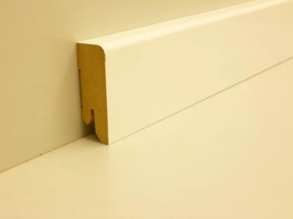 B.S. Bauprogramm Clip-Sockelleiste 250 cm 50 x 18 mm Weiß hochglanz B.S. Bauprogramm Clip-Sockelleiste 250 cm 50 x 18 mm Weiß hochglanz