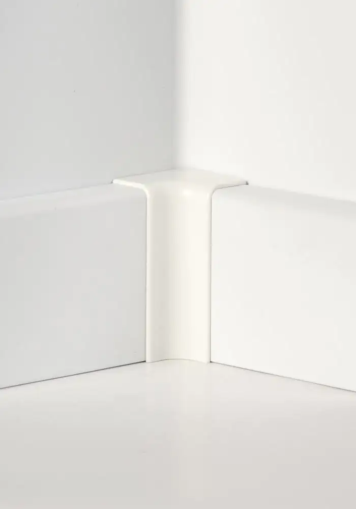 Classen Innenecke für FUXX-Laminatleiste foliert 18 x 65 mm weiß 
