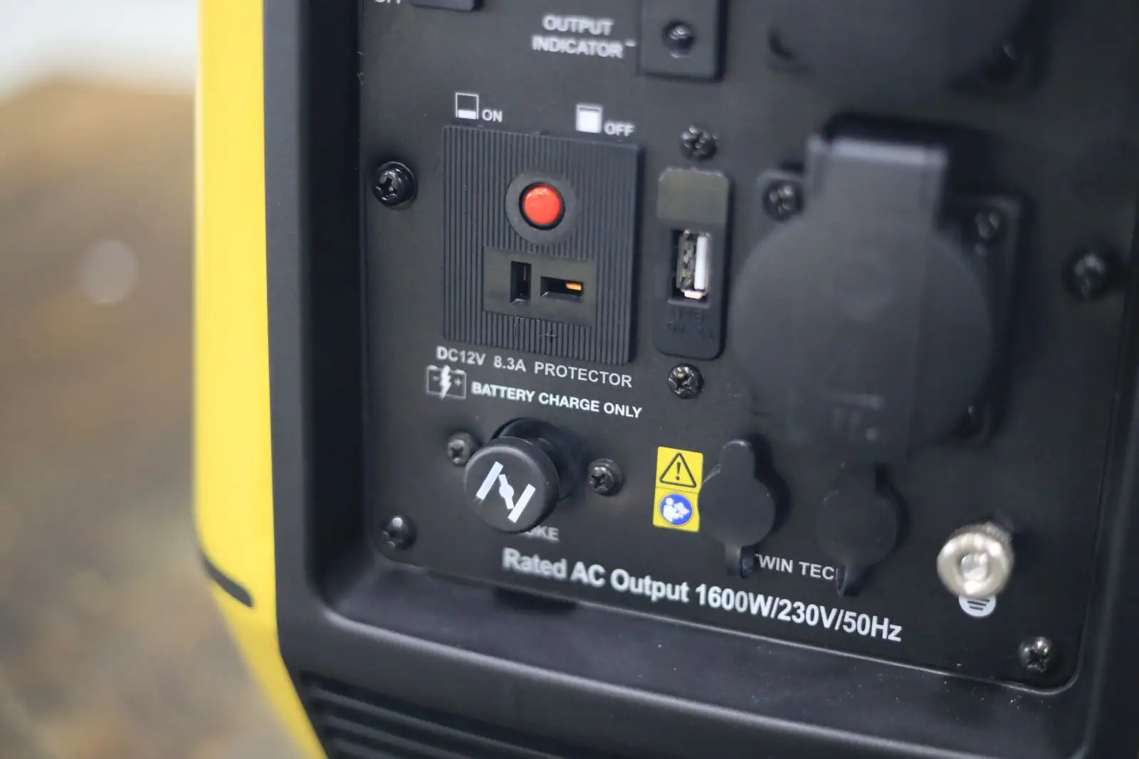 GEKO Inverter-Stromerzeuger 2015 1800 W Benzin Yamahamotor GEKO Inverter-Stromerzeuger 2015 1800 W Benzin Yamahamotor