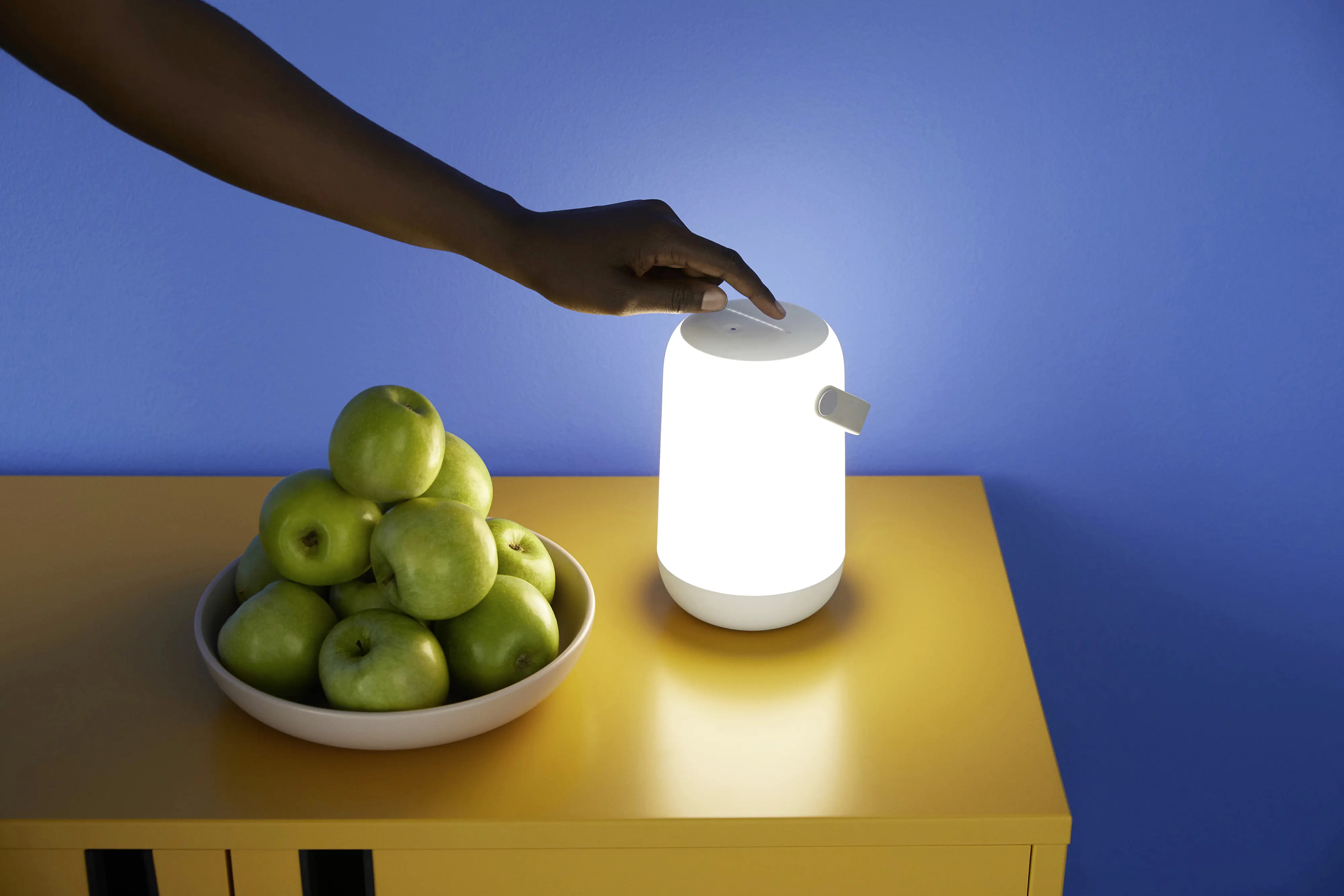 Wiz LED-Tischleuchte mobiles tragbares Licht 13,5 W RGB-Beleuchtung weiß Wiz LED-Tischleuchte mobiles tragbares Licht 13,5 W RGB-Beleuchtung weiß