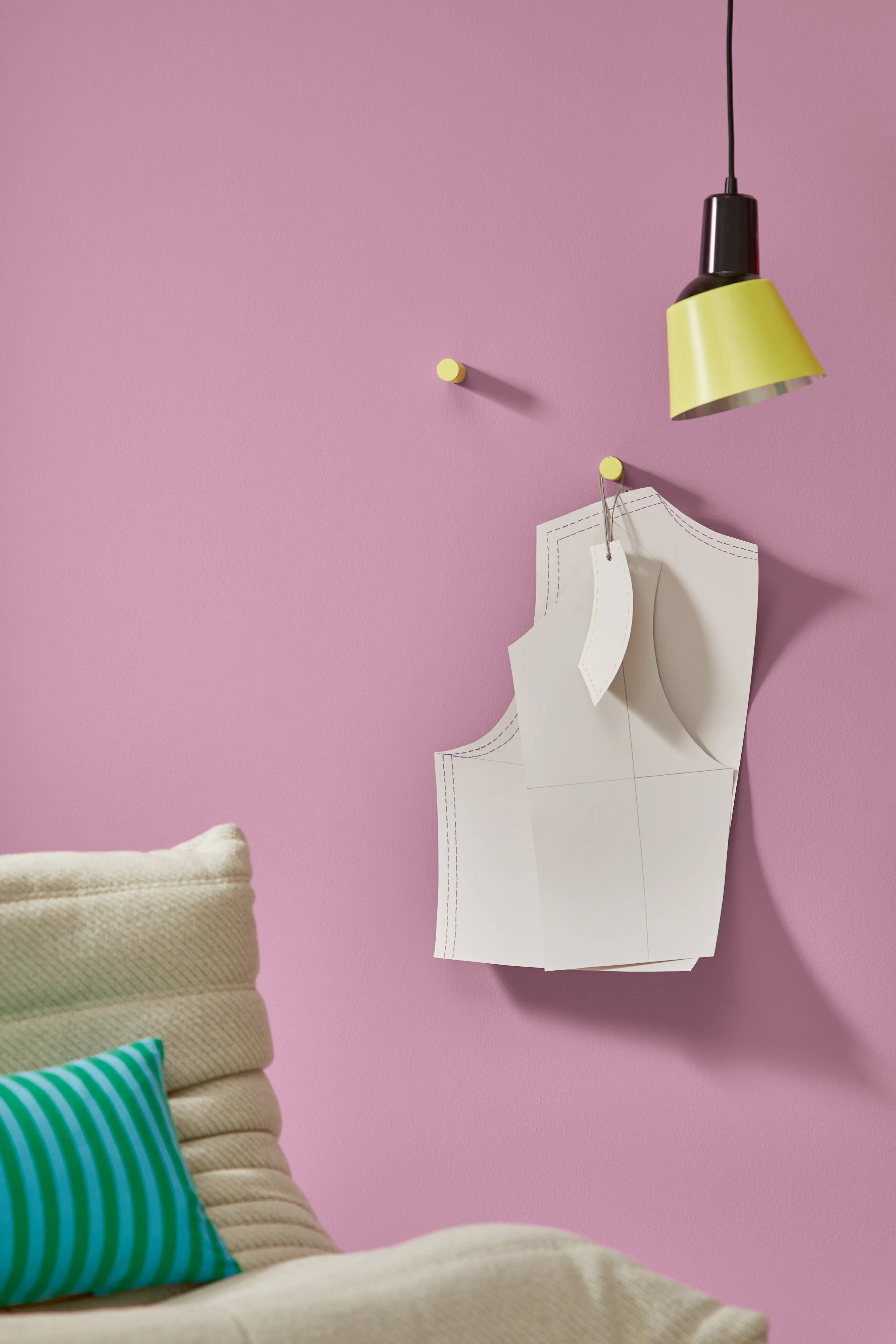 Alpina Wandfarbe Pantone matt orchid haze 2,5 L