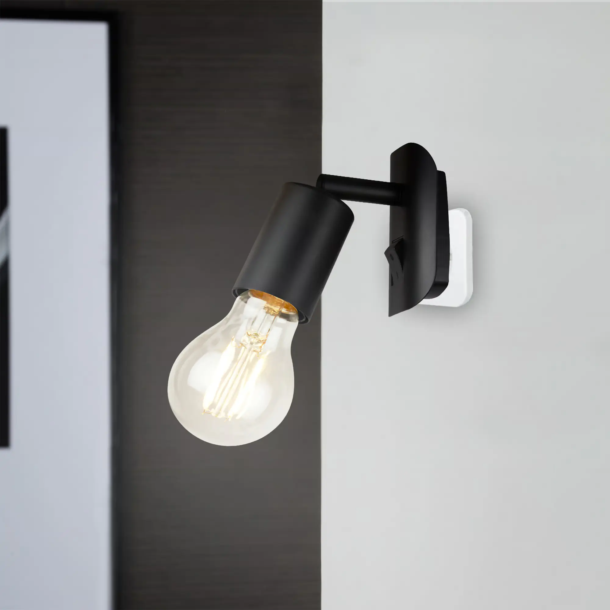 Briloner Steckerleuchte Batita schwarz E14, max. 25 W