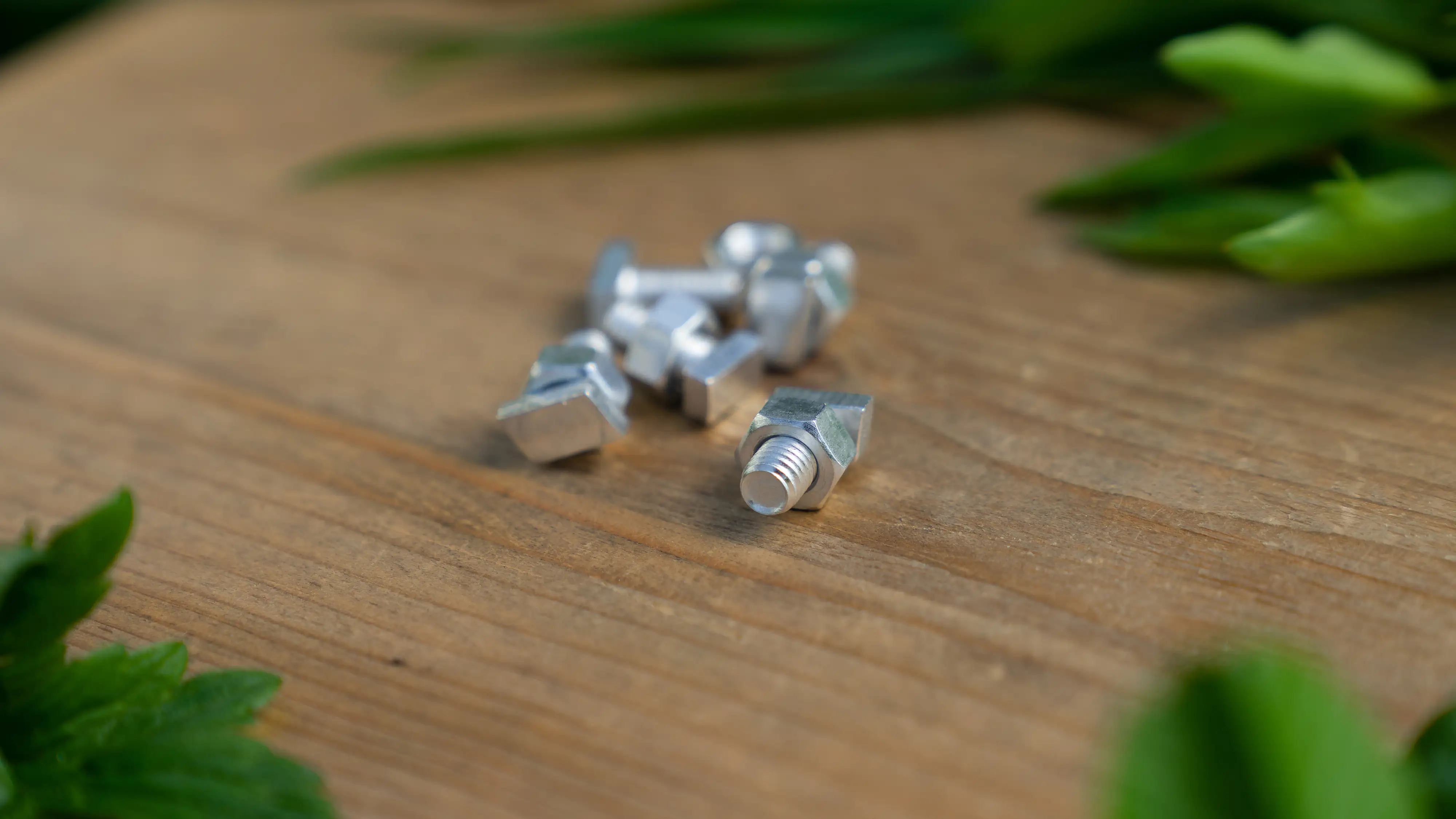 Vitavia Universalschrauben- und Mutternsatz Aluminium