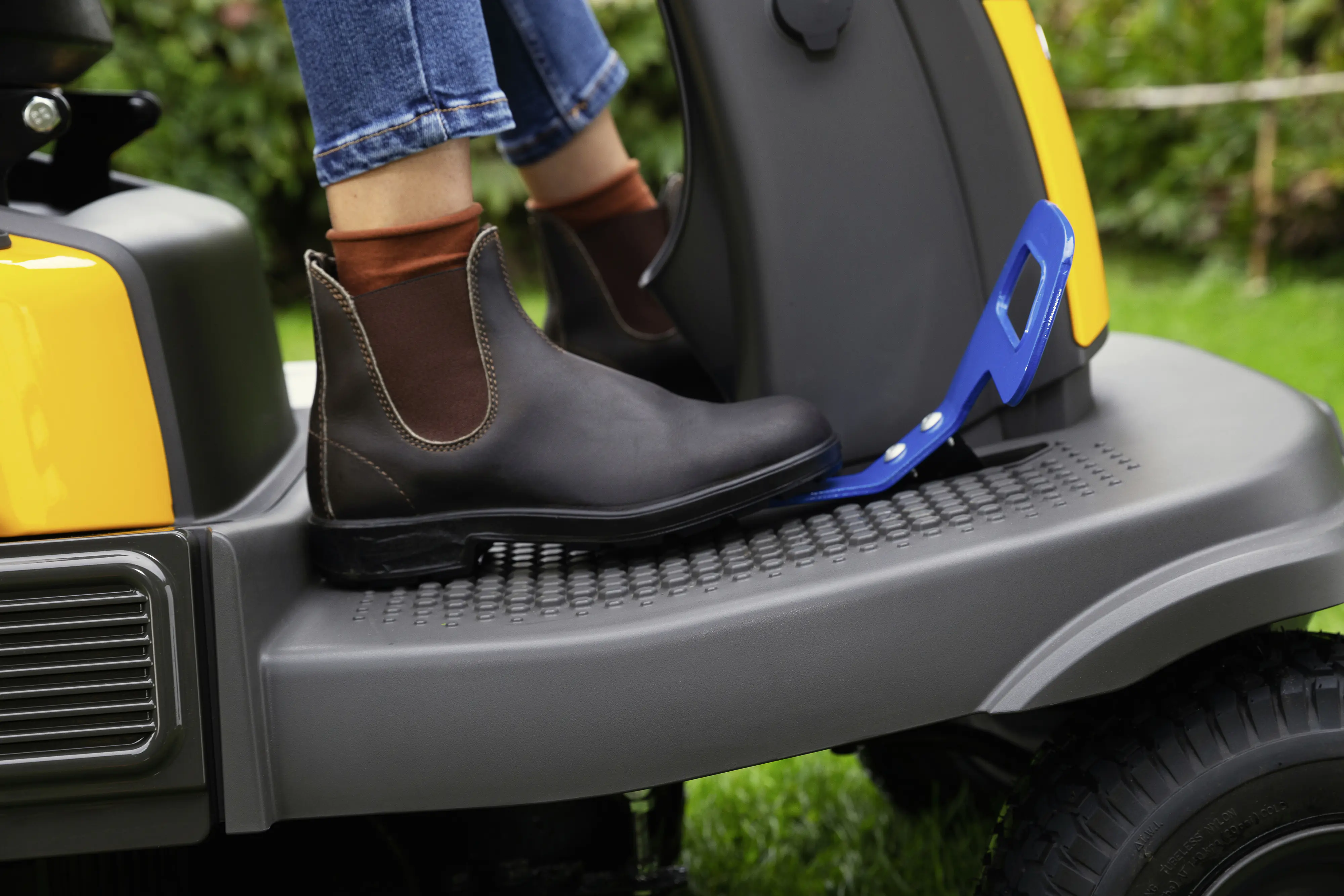 Stiga Akku-Rasentraktor Swift 372e, inkl. 4 Akkus (3x 7,5Ah und 1x 5Ah )/48V, 72 cm Schnittbreite