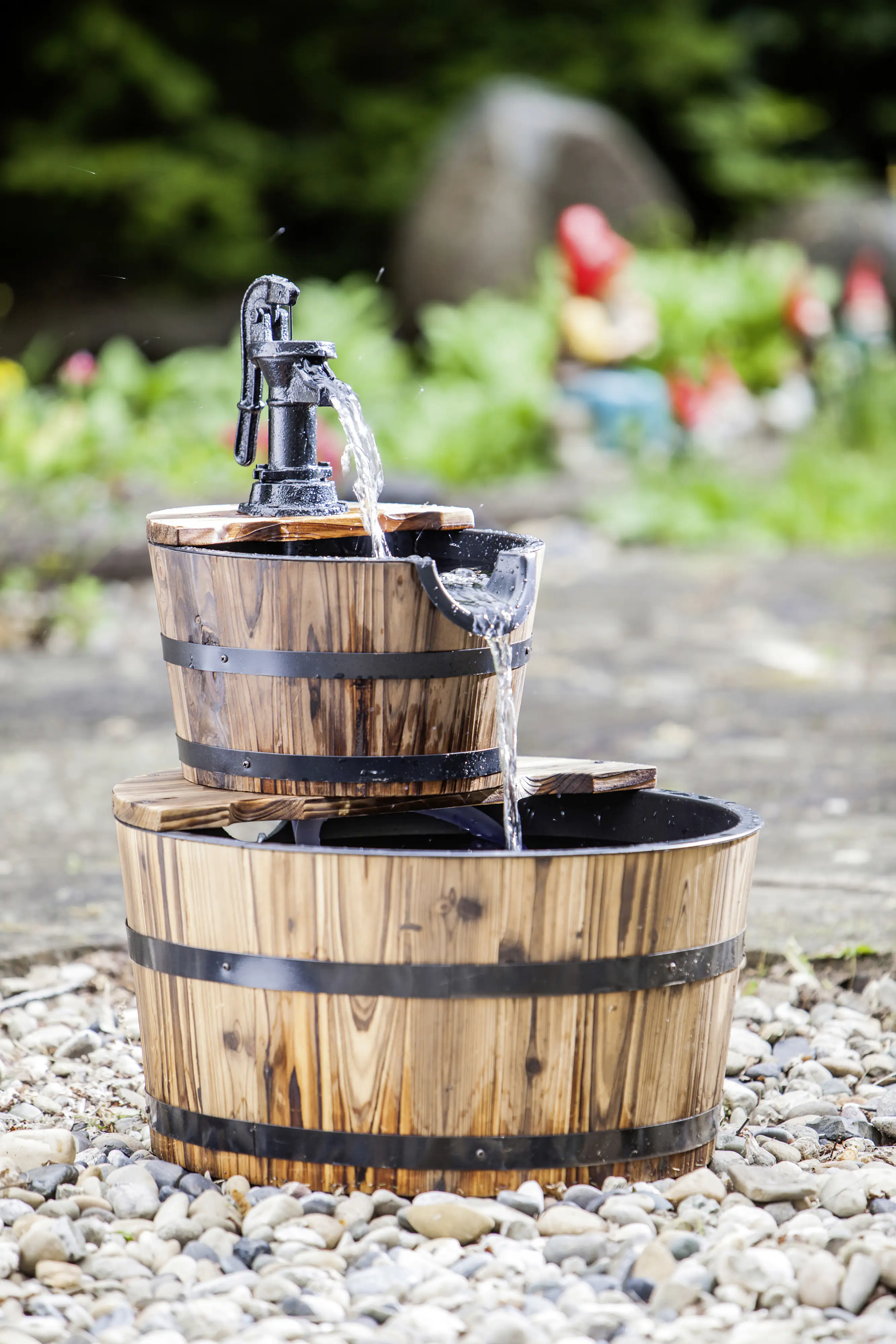 Heissner Gartenbrunnen Wooden Barrels
