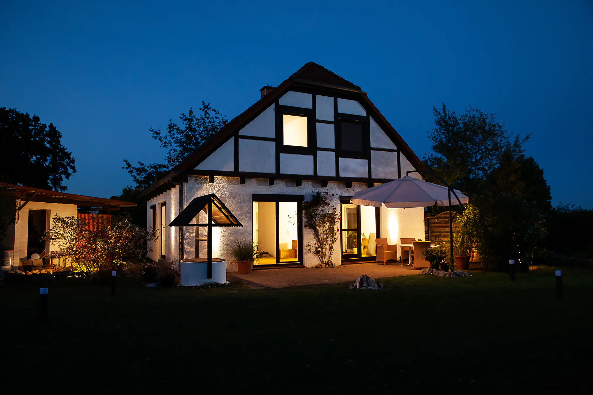 Ledvance LED Außen-Wandleuchte Smart+ WiFi Cube dunkelgrau