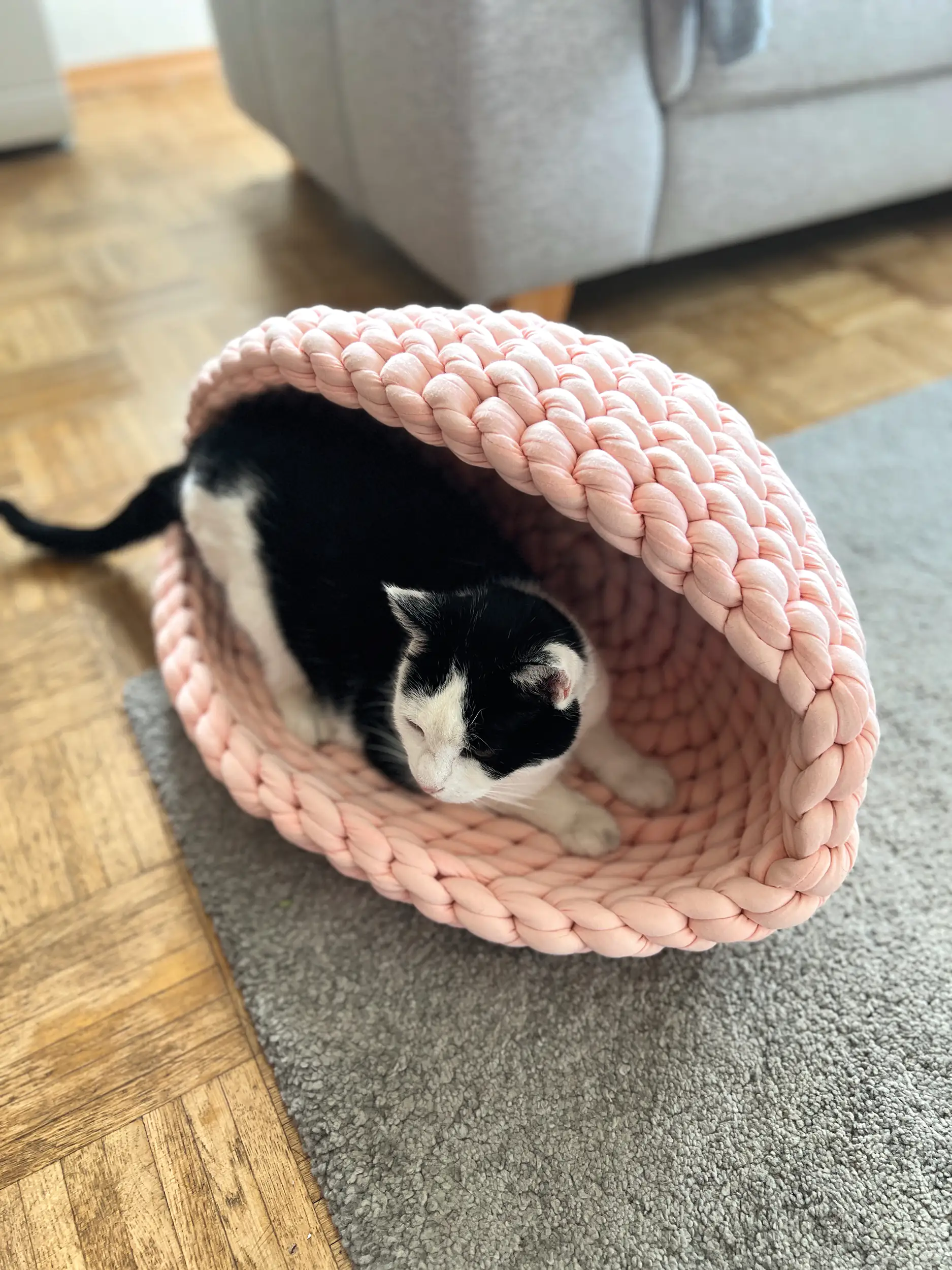 Katzenkorb Grobstrick geflochten 50 x 50 x 15 cm rosa Katzenkorb Grobstrick geflochten 50 x 50 x 15 cm rosa