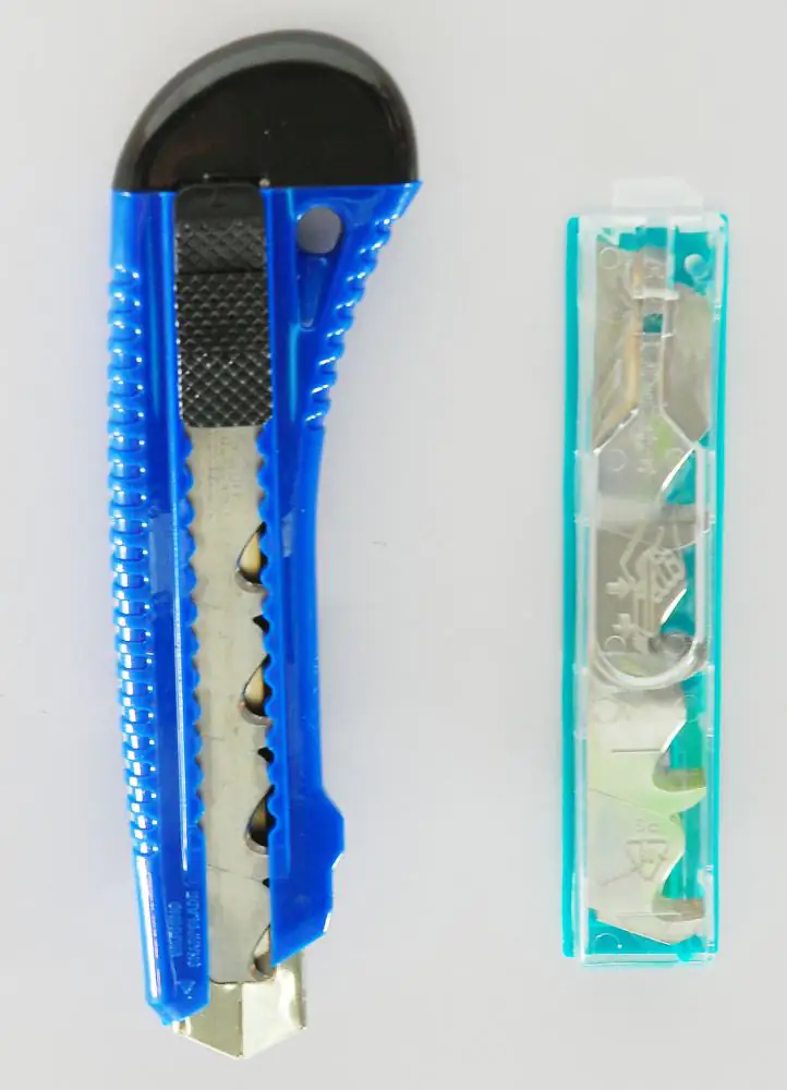 Nespoli Hakenmesser blau