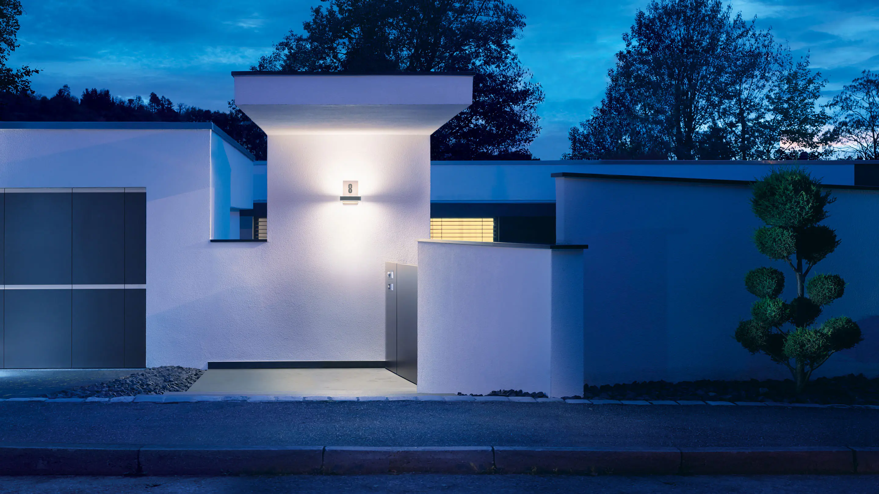 Steinel LED Aussenleuchte Sensor L820 SC SI 9,8W, silber