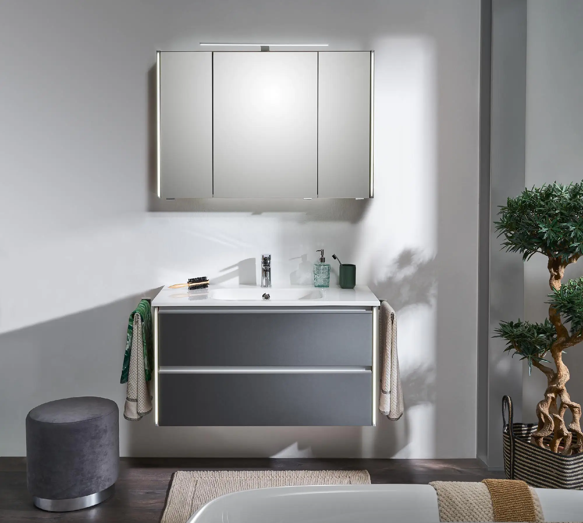 Pelipal Badmöbel-Set 6040 Stahlgrau/Eiche Ribbeck mit Mineralmarmor-Waschtisch + LED-Profil 103 cm