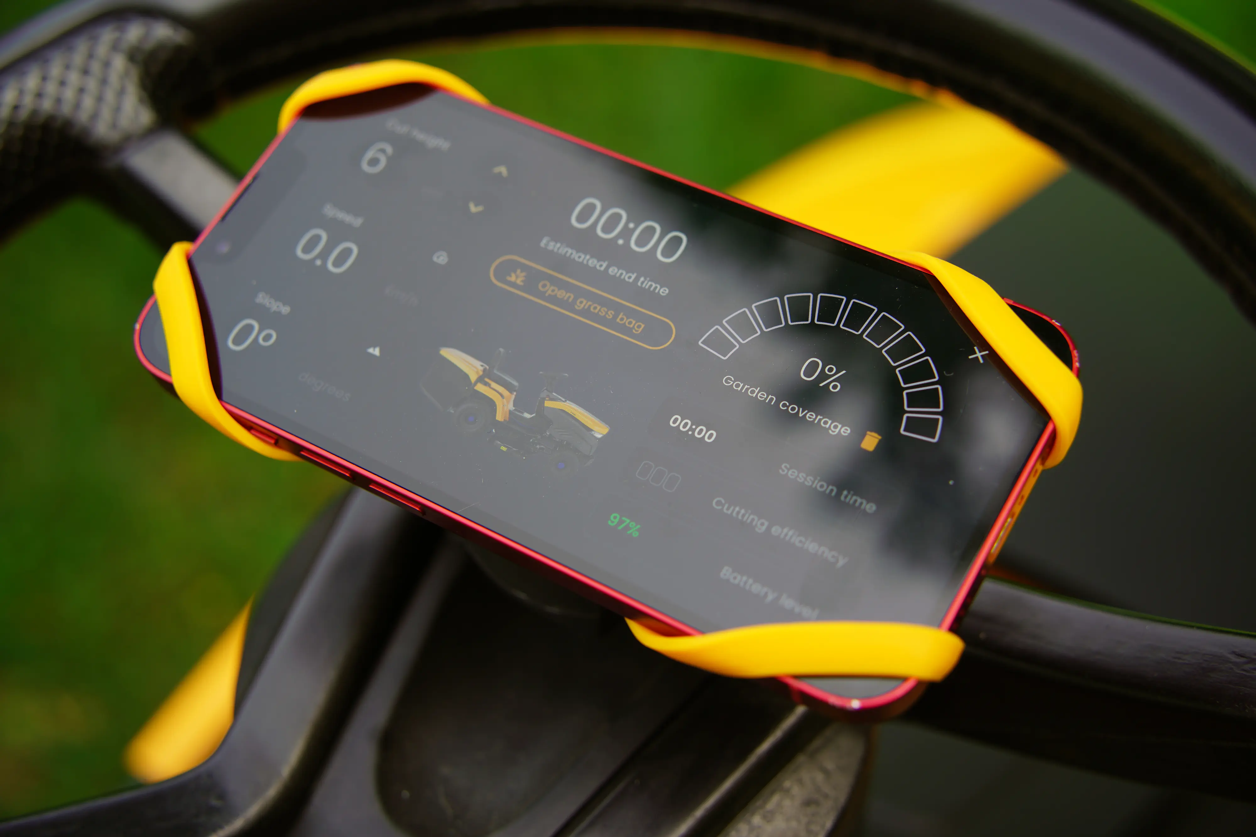 Stiga Akku Rasentraktor Estate 384e, 48 V, 84 cm Schnittbreite, inkl. Mulchkit & Anhängerkupplung