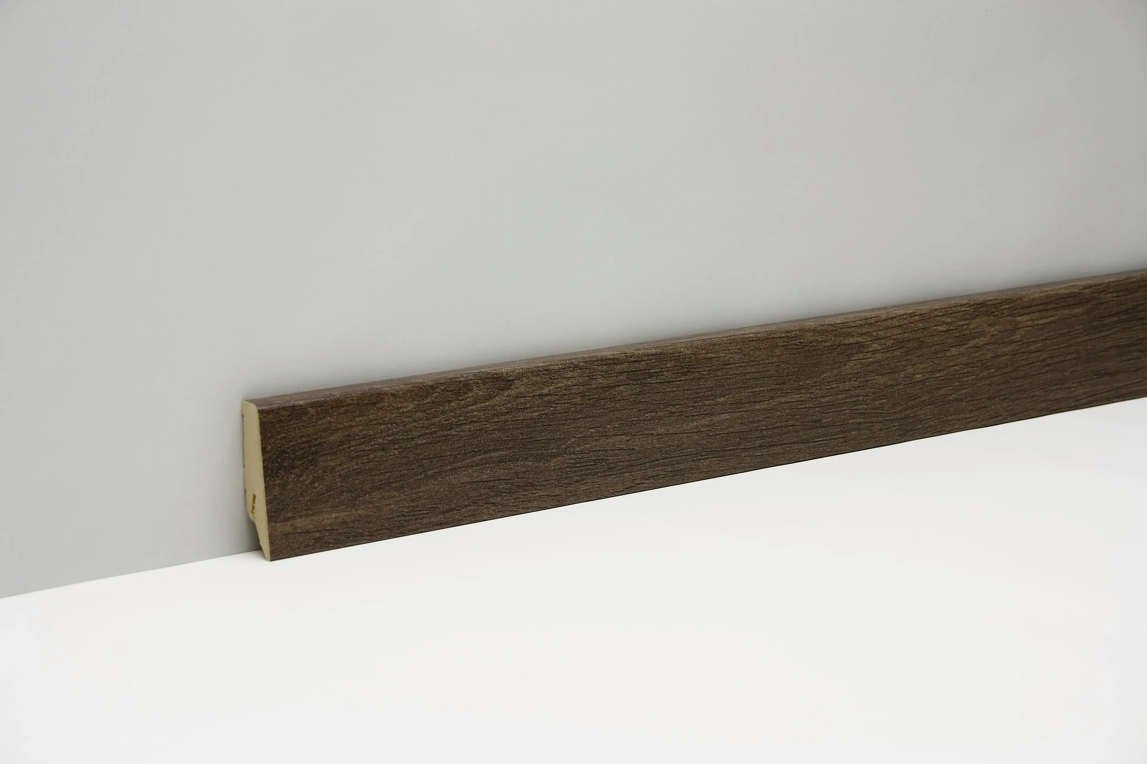 Classen Clip-Fußleiste 240 cm 58 x 19 mm Eiche Marone