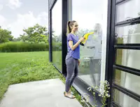 Kärcher Akku-Fenstersauger WV 6 Plus bis zu 100 Fenster pro Ladung Kärcher Akku-Fenstersauger WV 6 Plus bis zu 100 Fenster pro Ladung