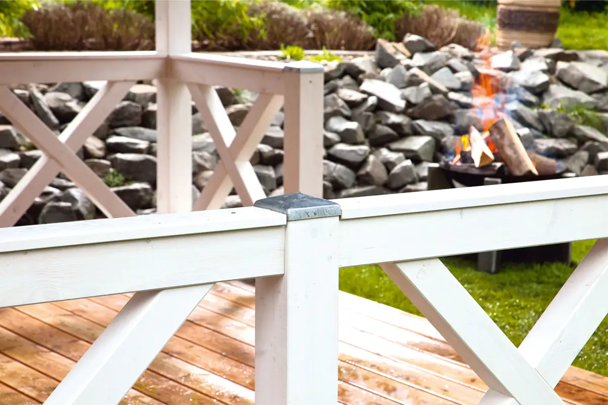 SKAN HOLZ Brüstung Andreaskreuz 108 x 84 cm, Fichte, lasiert in Nussbaum