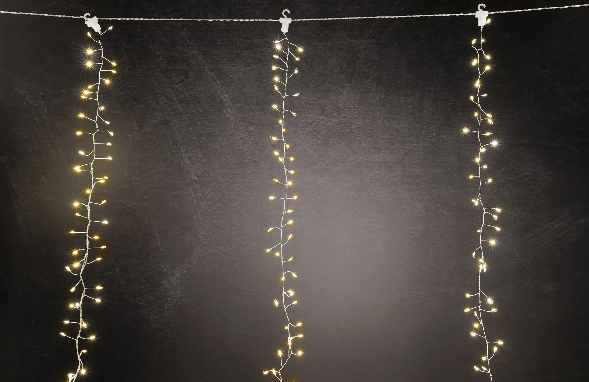 TrendLine LED-Lichtervorhang Micro Außen 1,9 x 1,5 m warmweiß mit Timer TrendLine LED-Lichtervorhang Micro Außen 1,9 x 1,5 m warmweiß mit Timer