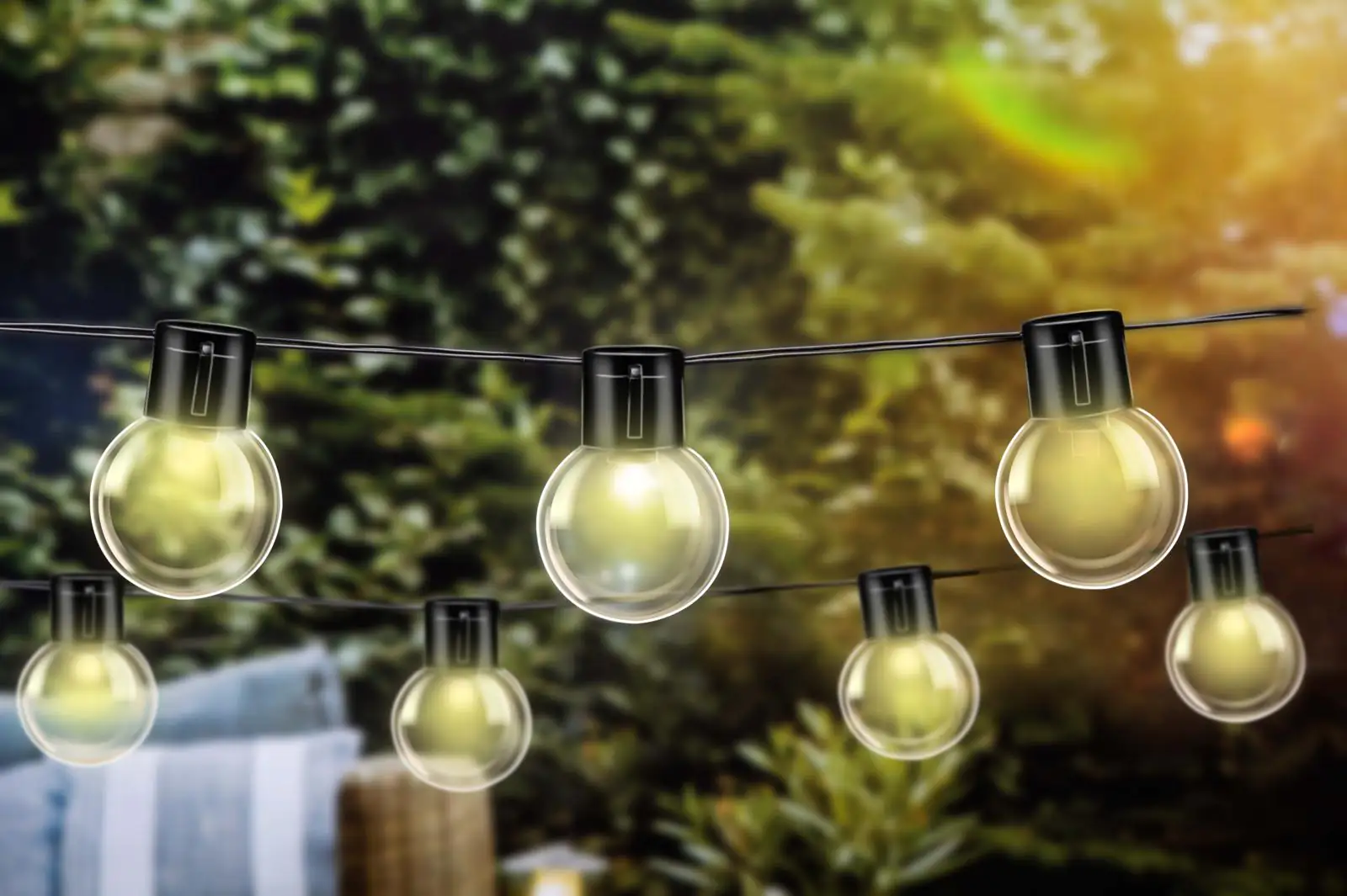 Grundig LED Solar Lichterkette mit 20 Leuchtköpfen Grundig LED Solar Lichterkette mit 20 Leuchtköpfen