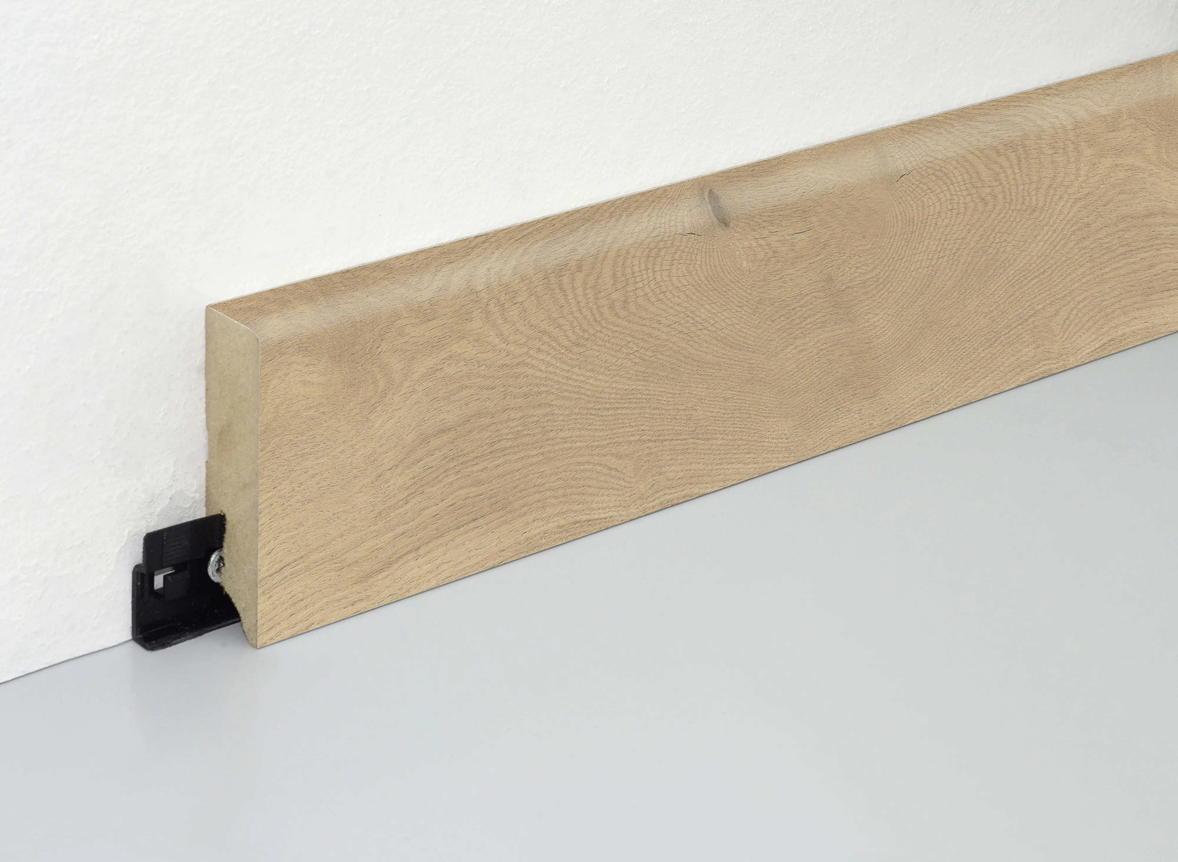 Neuhofer Fußleiste 240 cm 70 x 19 mm SchattenEiche