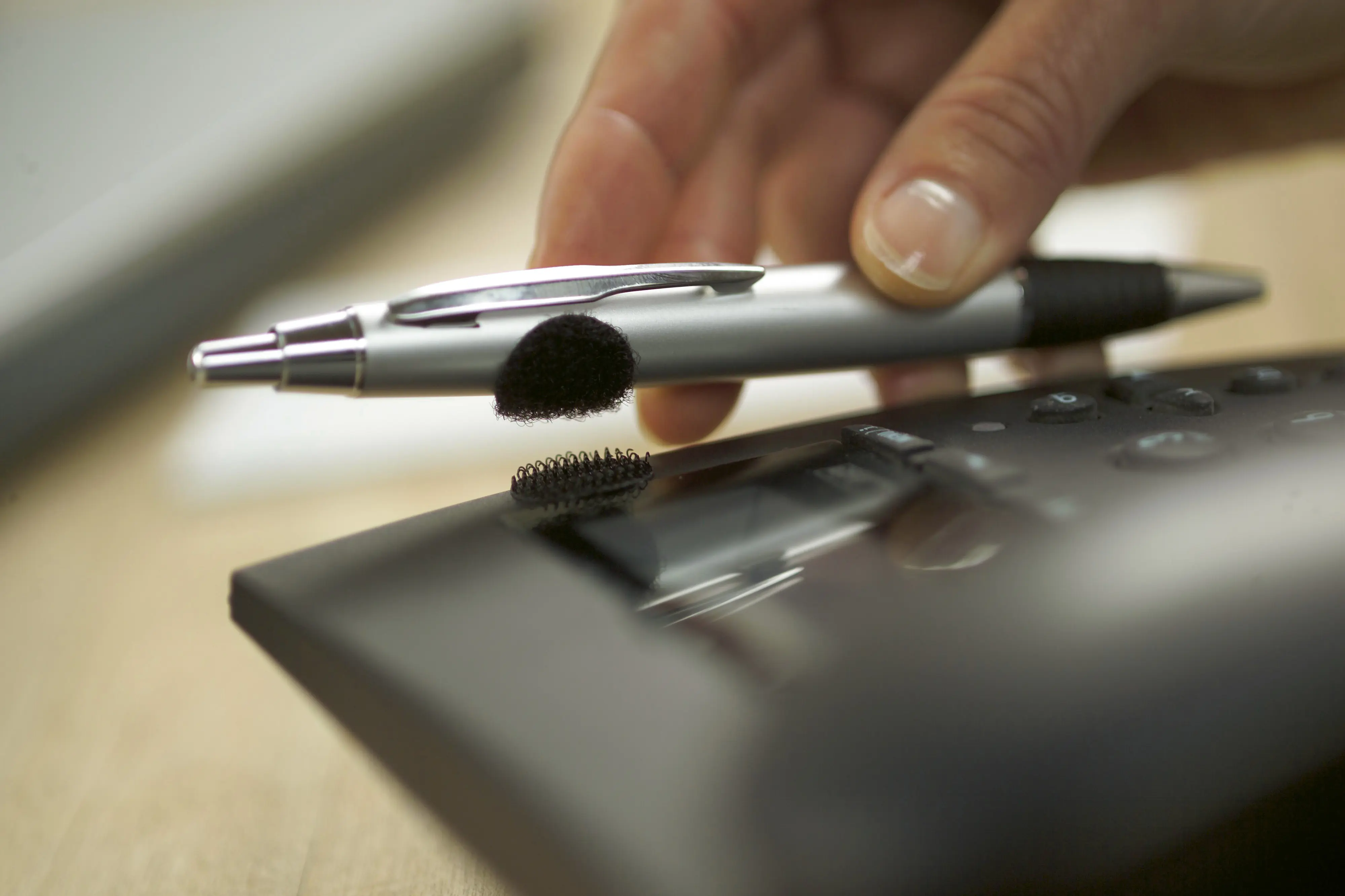 tesa On & Off Klettpunkt Ø 16mm, schwarz