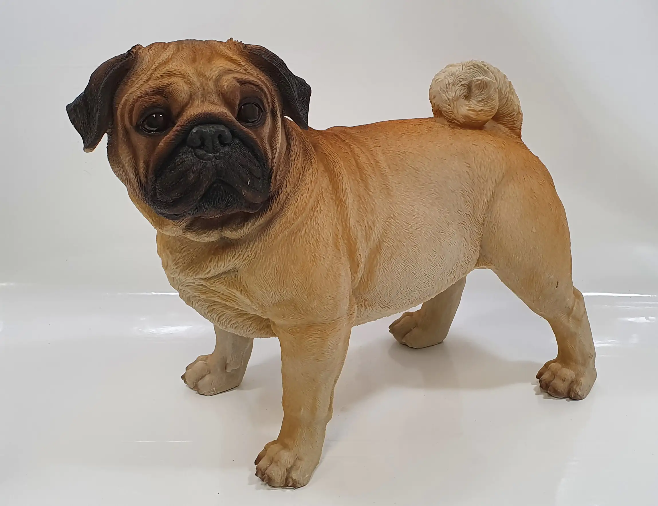 Dekofigur Mops stehend 35 x 24 x 45,5 cm