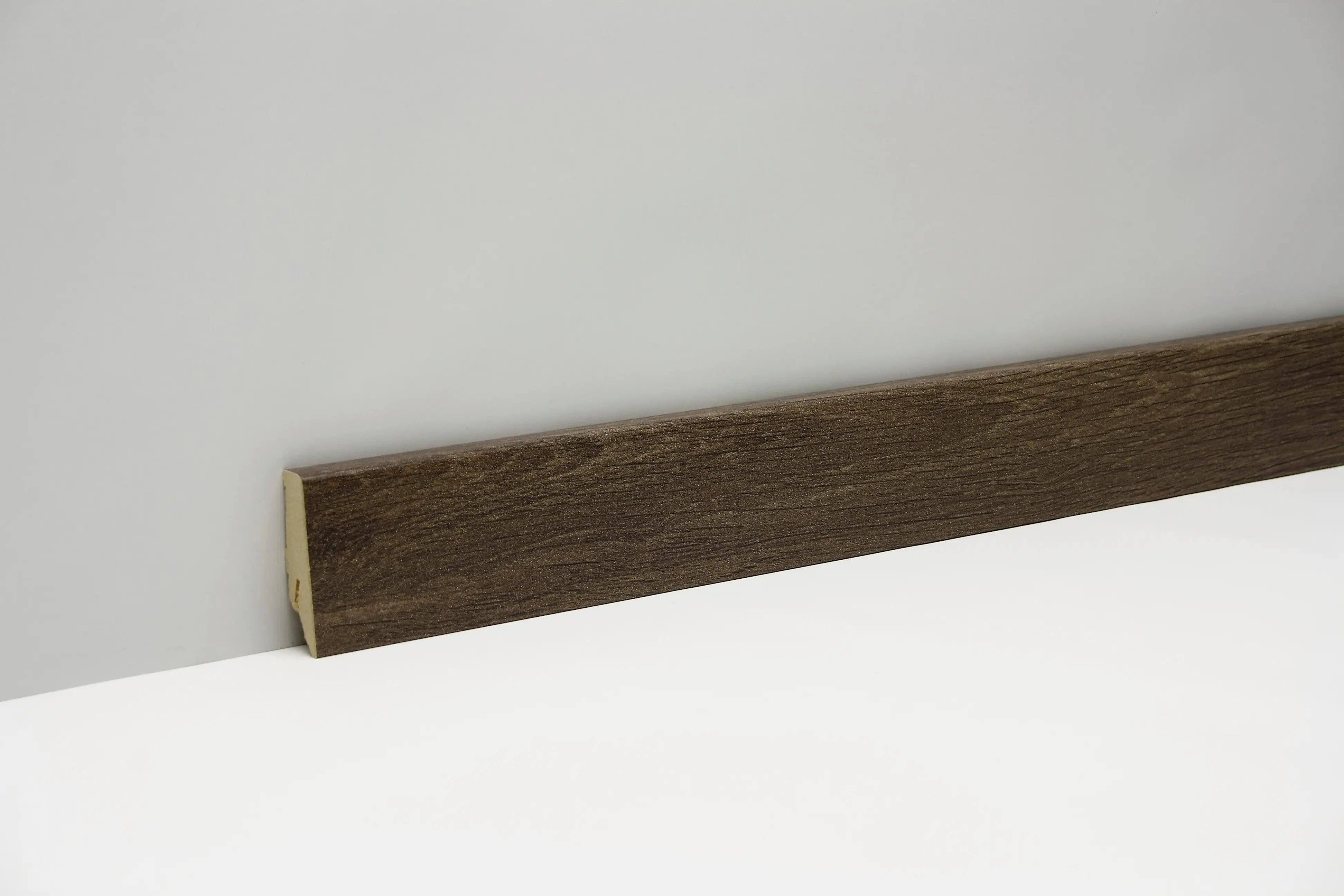 Classen Clip-Fußleiste 240 cm 58 x 19 mm Eiche Marone
