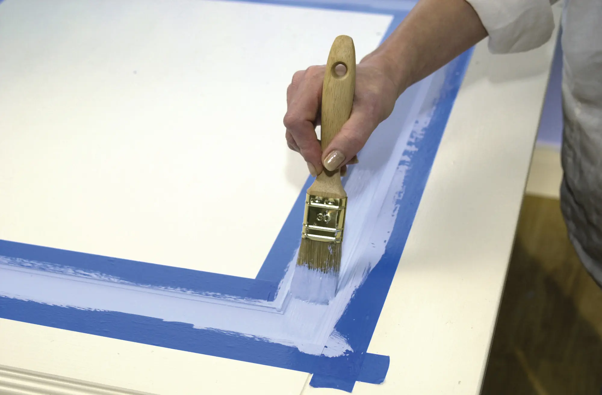 tesa Malerband für Lacke 25 m x 30 mm, blau