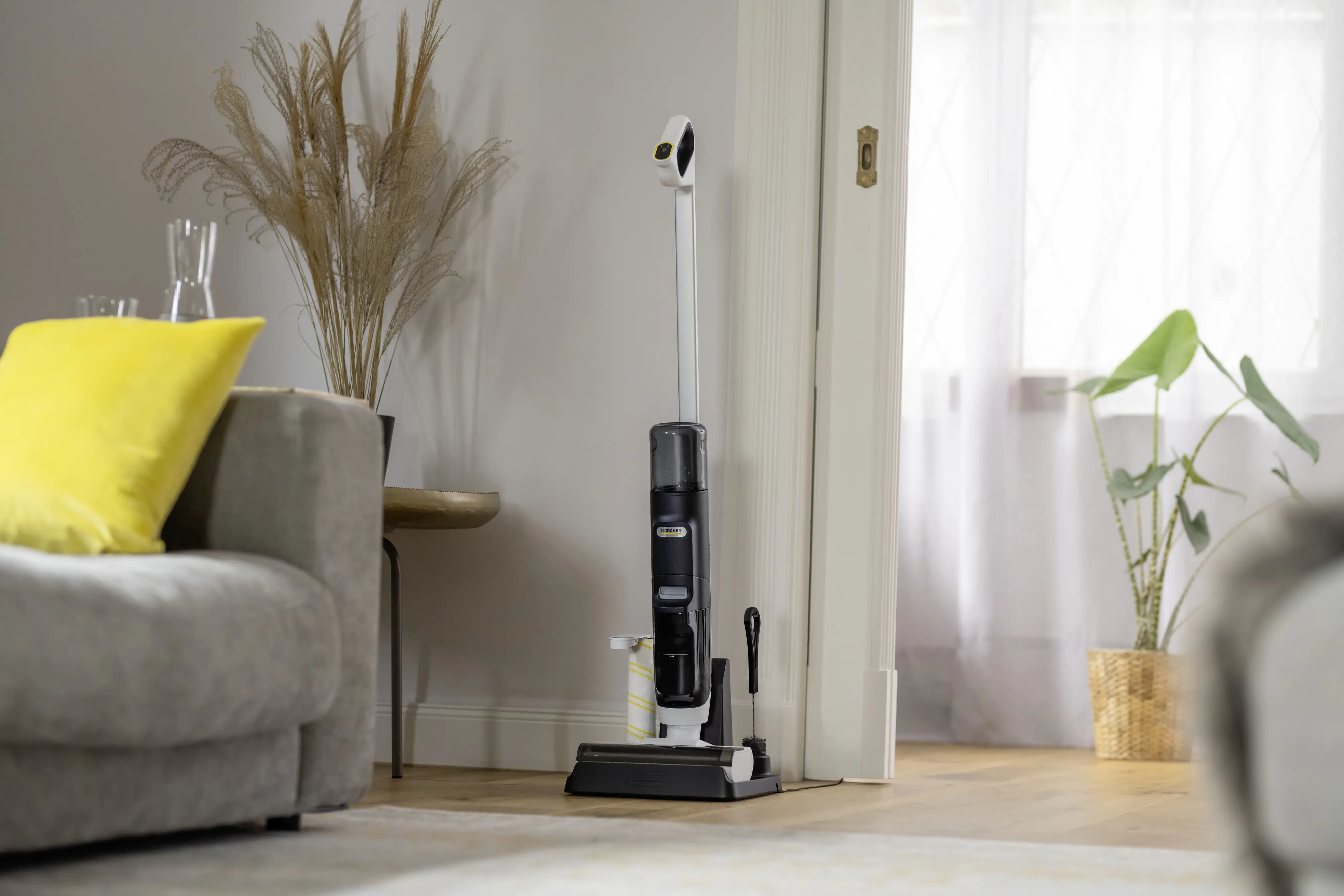 Kärcher Saugwischer FCV 3 mit Xtra!Clean 3in1 Saugen, Wischen, Trocknen Kärcher Saugwischer FCV 3 mit Xtra!Clean 3in1 Saugen, Wischen, Trocknen