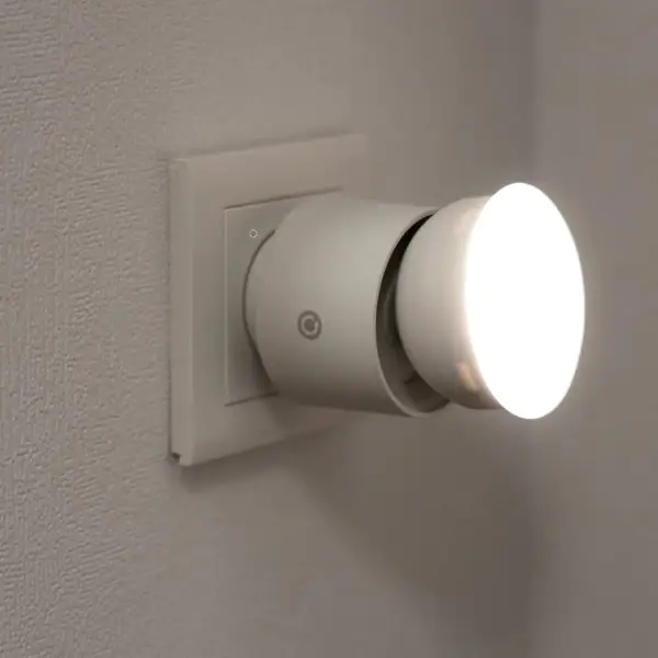 LED Universal Steckdosenstrahler 4-Stufen dimmbar