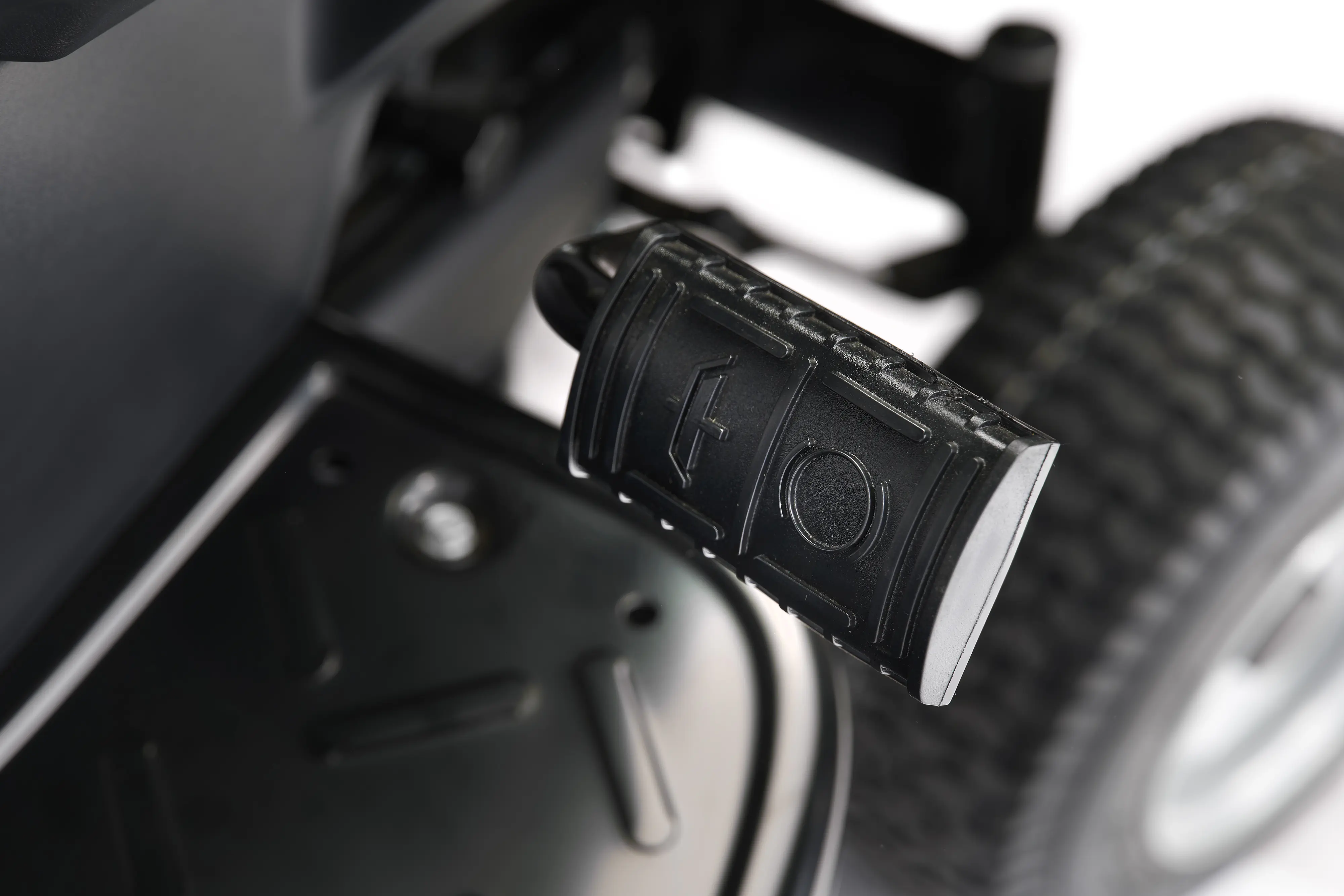 Alpina Rasentraktor AT3 98 A 6,5 kW, 98 cm Schnittbreite, inkl. Mulchkit