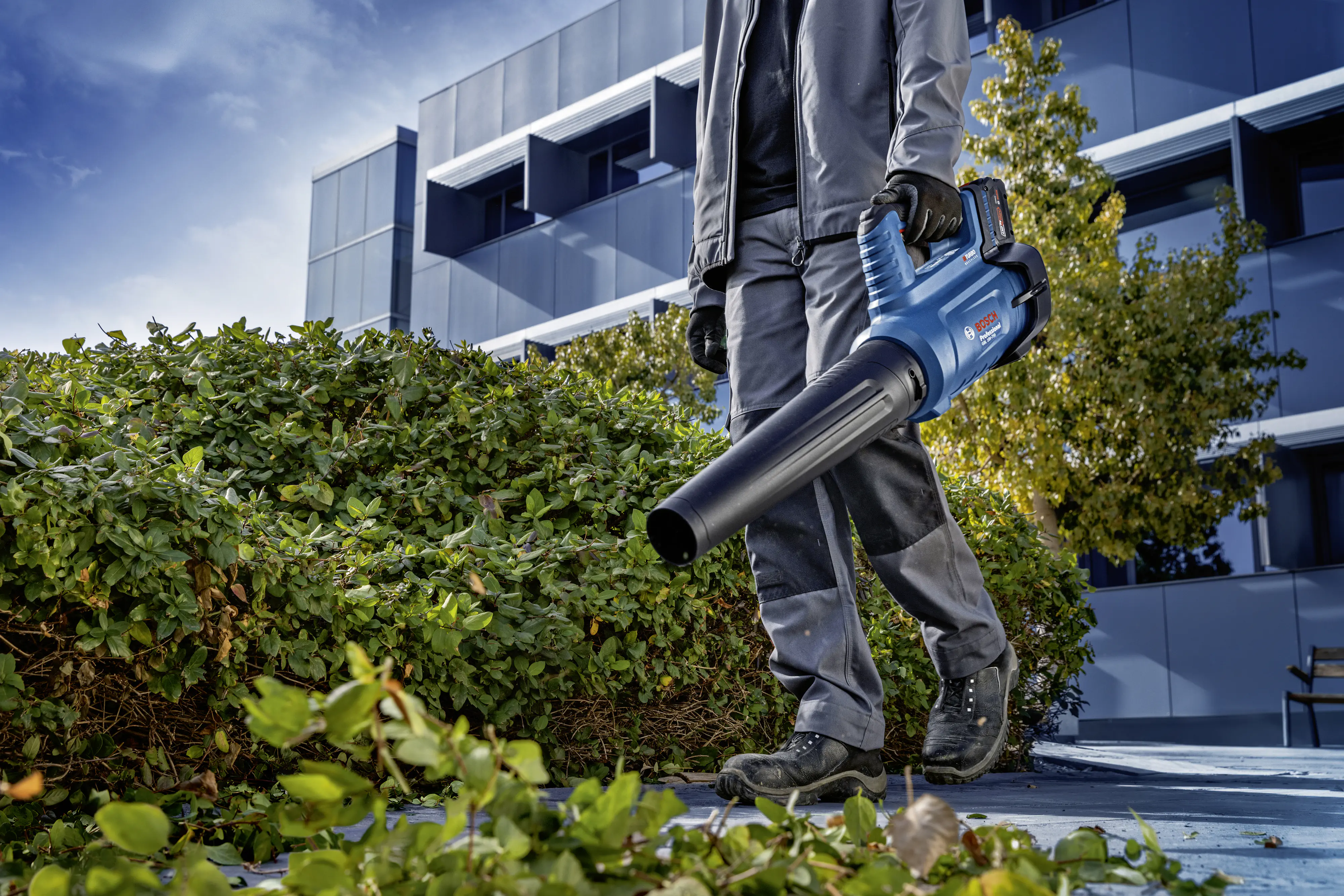 Bosch Professional Akku Laubbläser GBL18V-750, solo