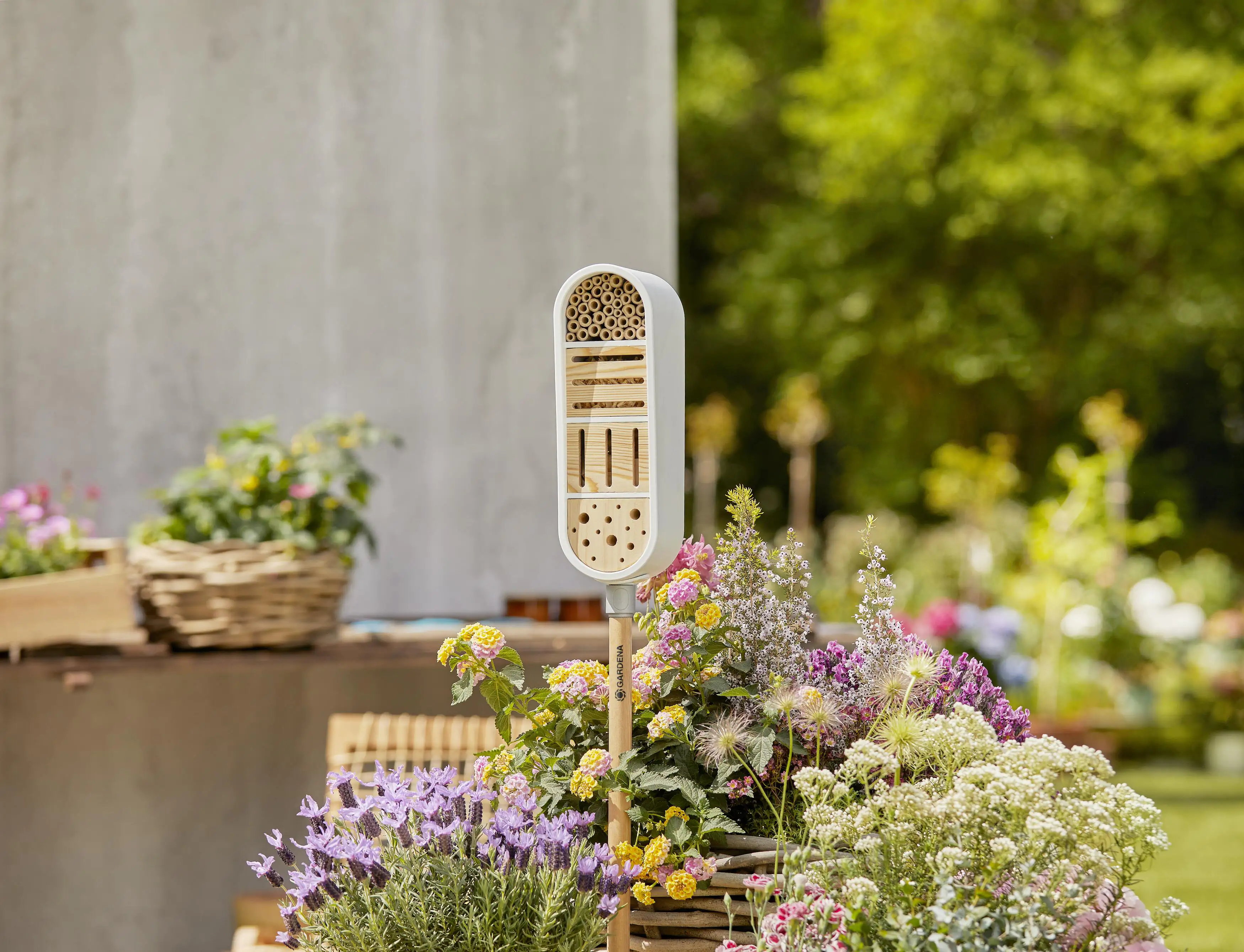 4078500054492_1 Gardena Insektenhotel ClickUp weiß/natur