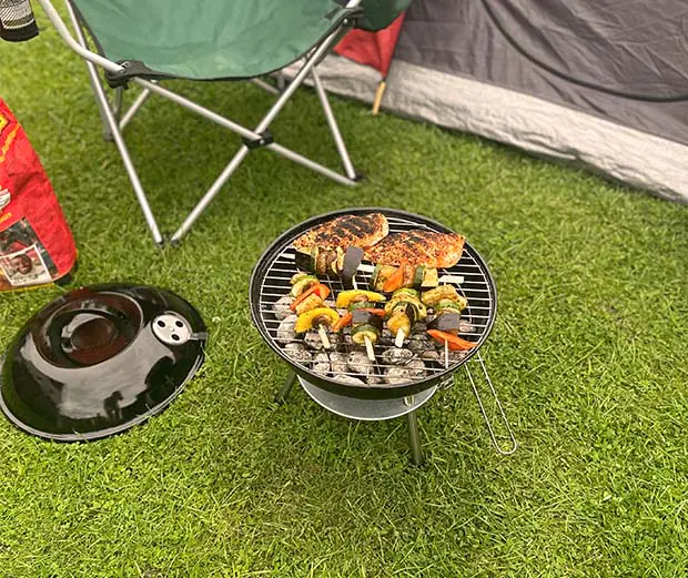 Einfache Camping-Rezepte vom Grill