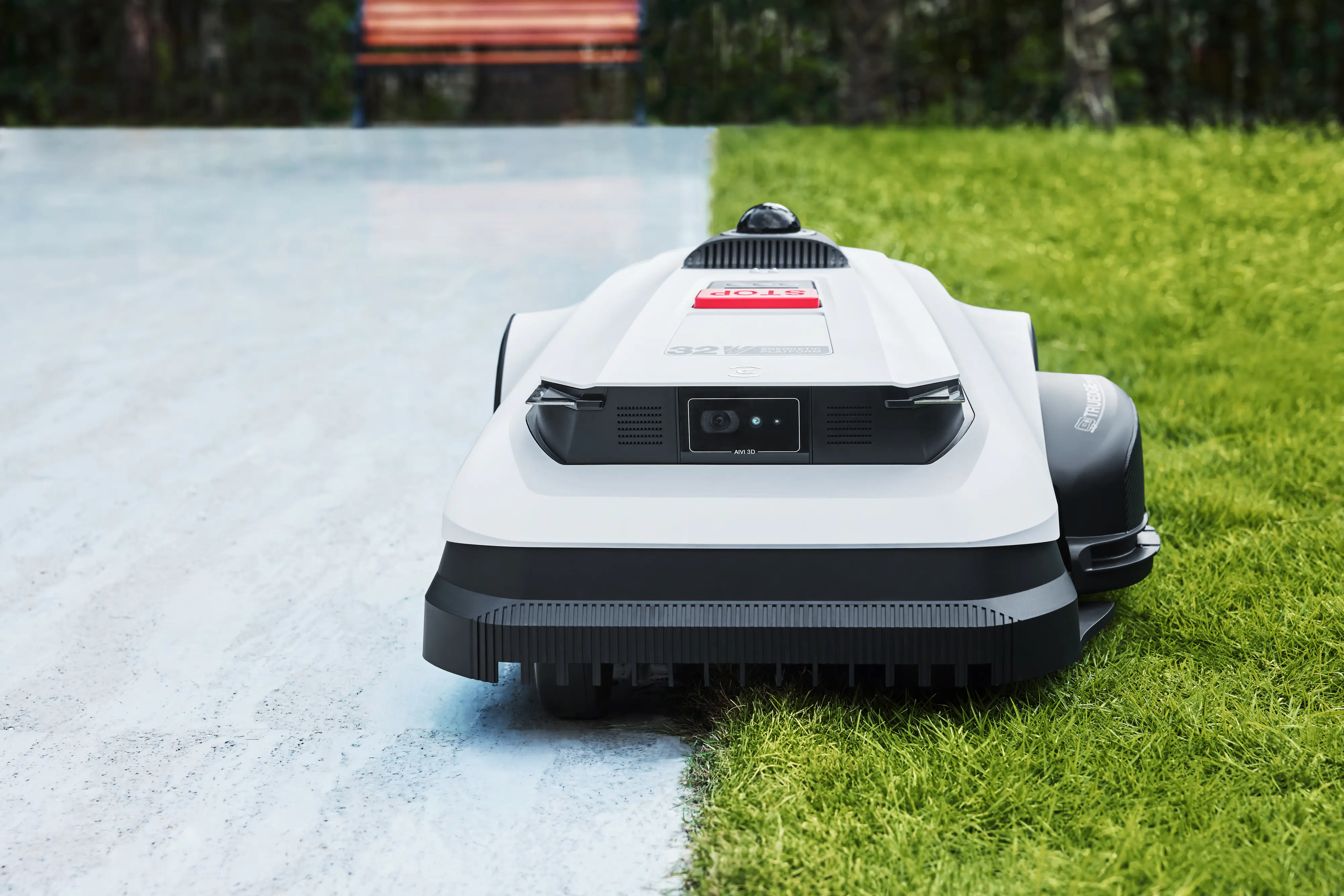 ECOVACS Mähroboter GOAT A3000 LiDAR Pro - 33 cm Schnittbreite 3000 m² 32 V