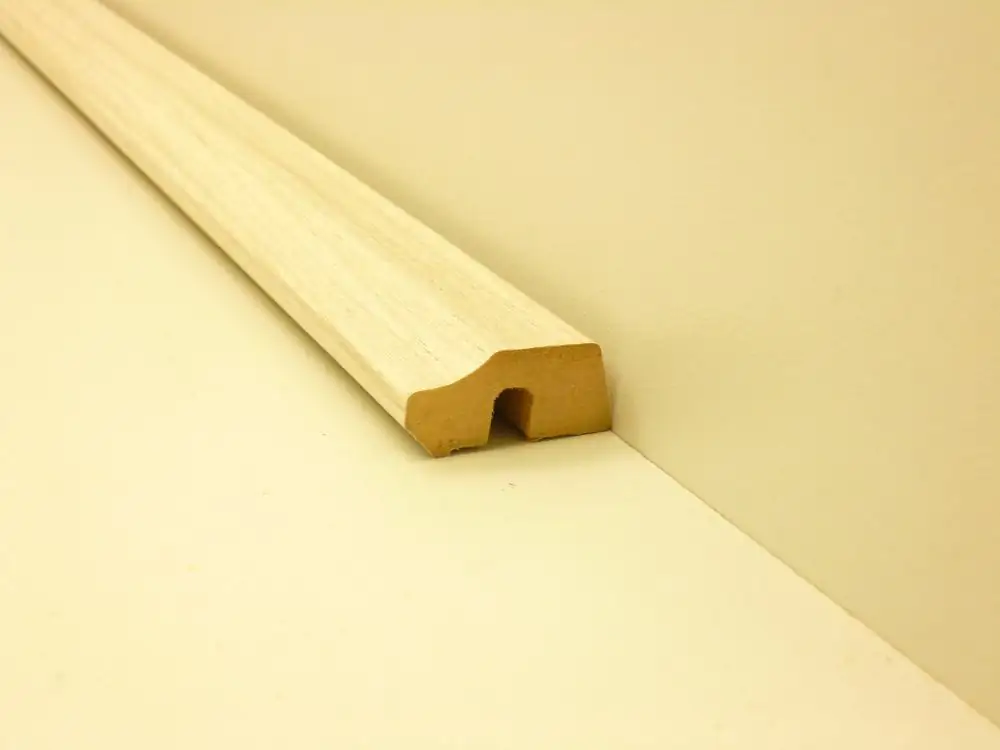 B.S. Bauprogramm Deckenabschlußleiste 260 cm 36 x 17 mm Esche grau B.S. Bauprogramm Deckenabschlußleiste 260 cm 36 x 17 mm Esche grau