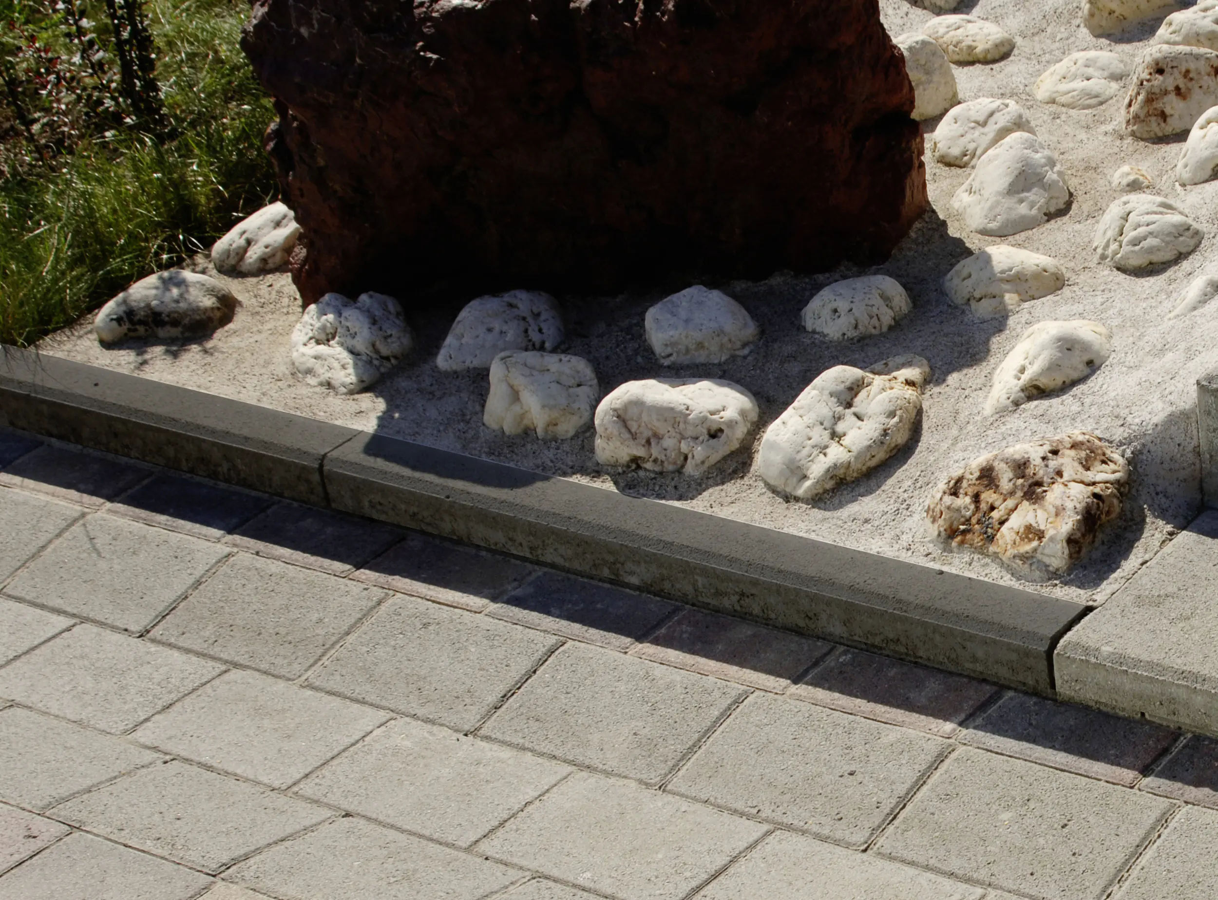 Kann Tiefbordstein 100 x 30 x 8 cm anthrazit Kann Tiefbordstein 100 x 30 x 8 cm anthrazit