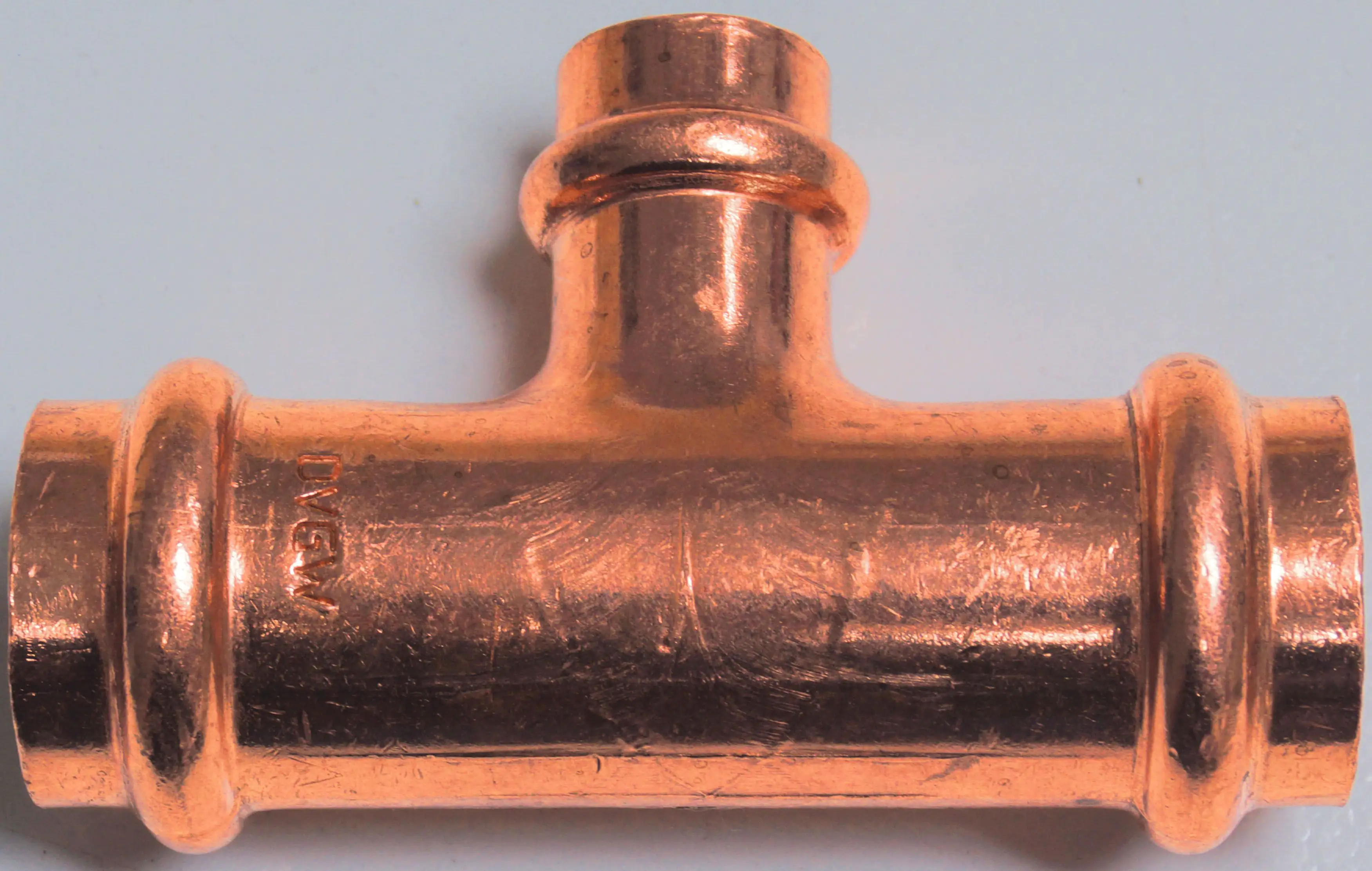 Cornat Press-T-Stück Kupfer, ø 22 mm - ø 15 mm