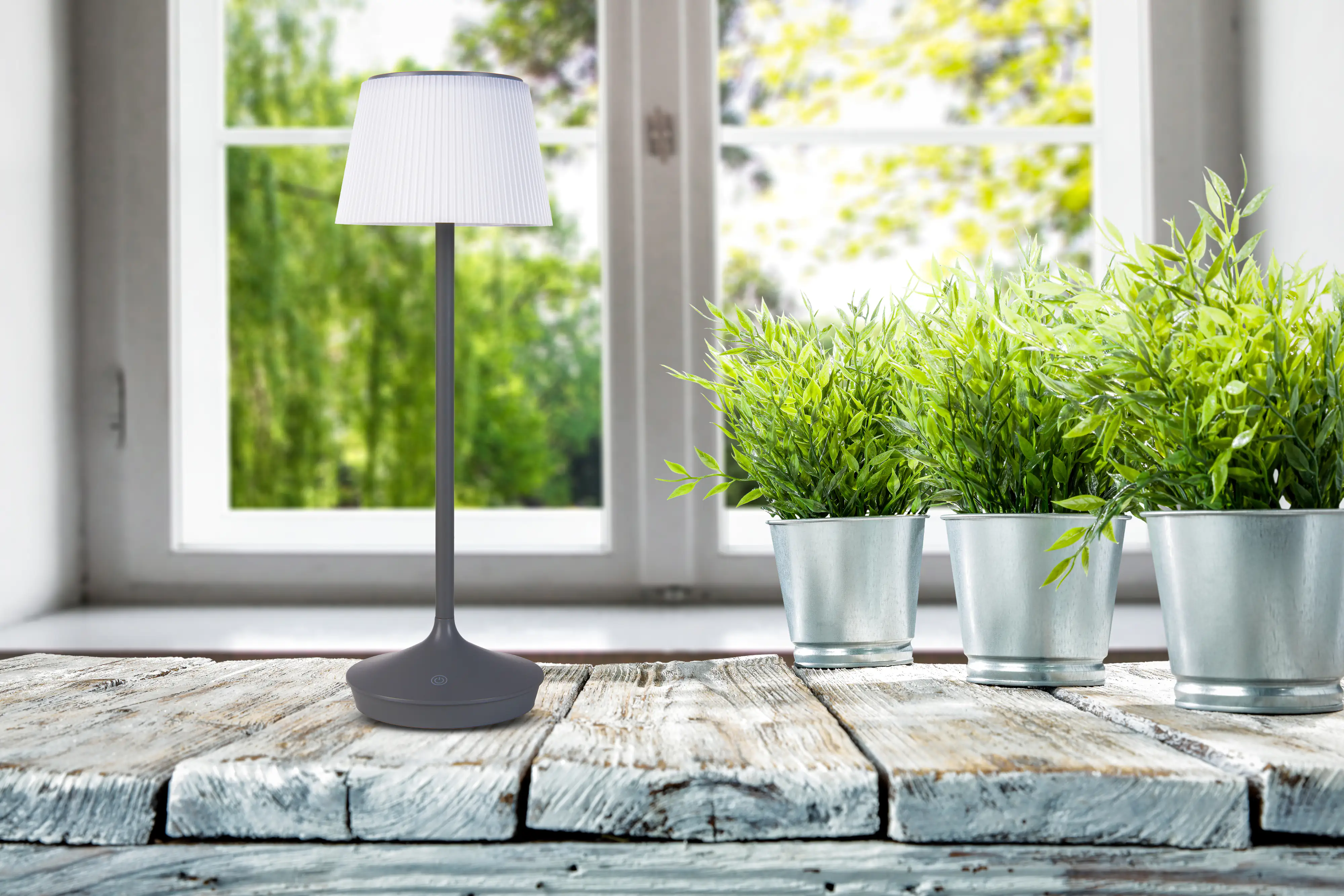 Light & More Solar-Tischleuchte Emmi grau 38 x 13 cm Light & More Solar-Tischleuchte Emmi grau 38 x 13 cm