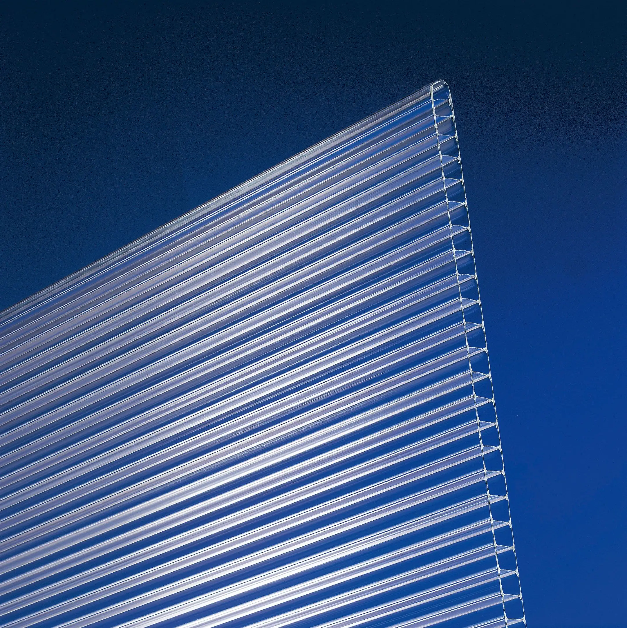 Gutta Polycarbonat-Doppelstegplatte 250 x 105 cm 10 mm klar Gutta Polycarbonat-Doppelstegplatte 250 x 105 cm 10 mm klar