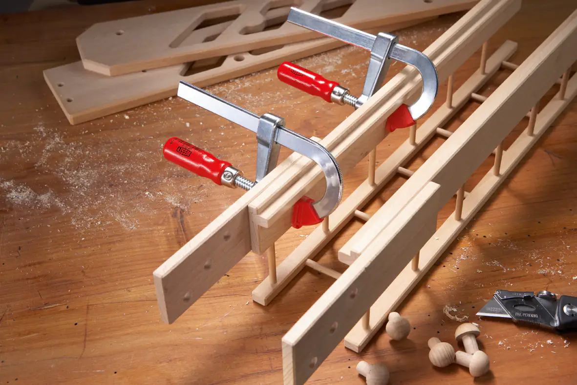 Bessey Schraubzwinge leicht U-Form für übergreifendes Spannen