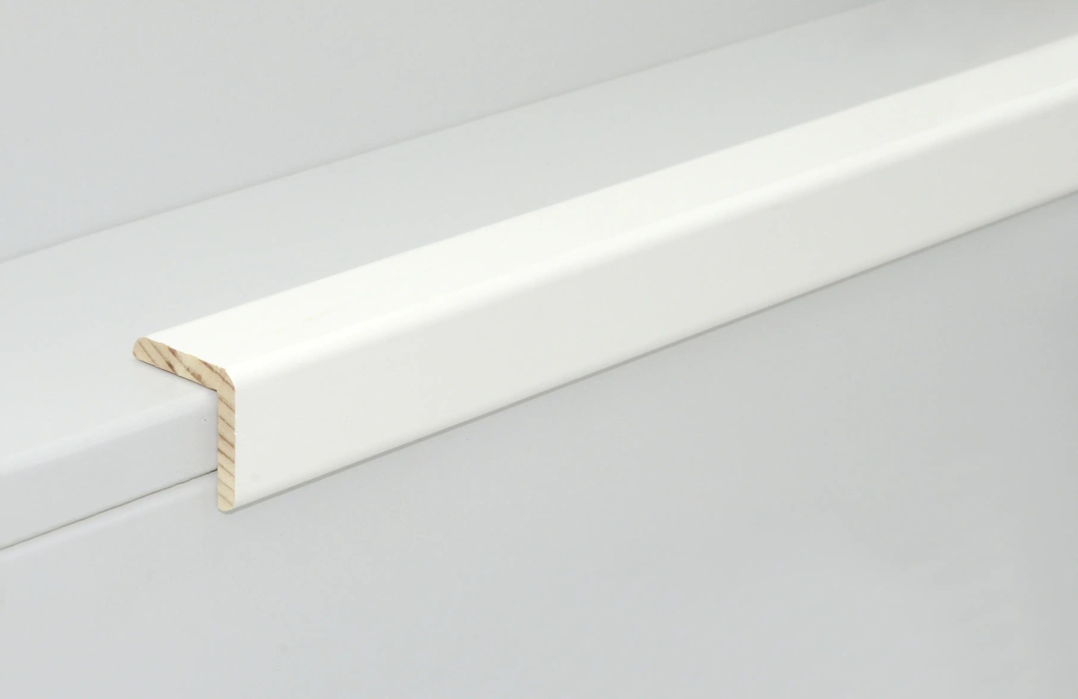 FN Neuhofer Winkelleiste 240 cm 28 x 28 mm Fichte/Kiefer