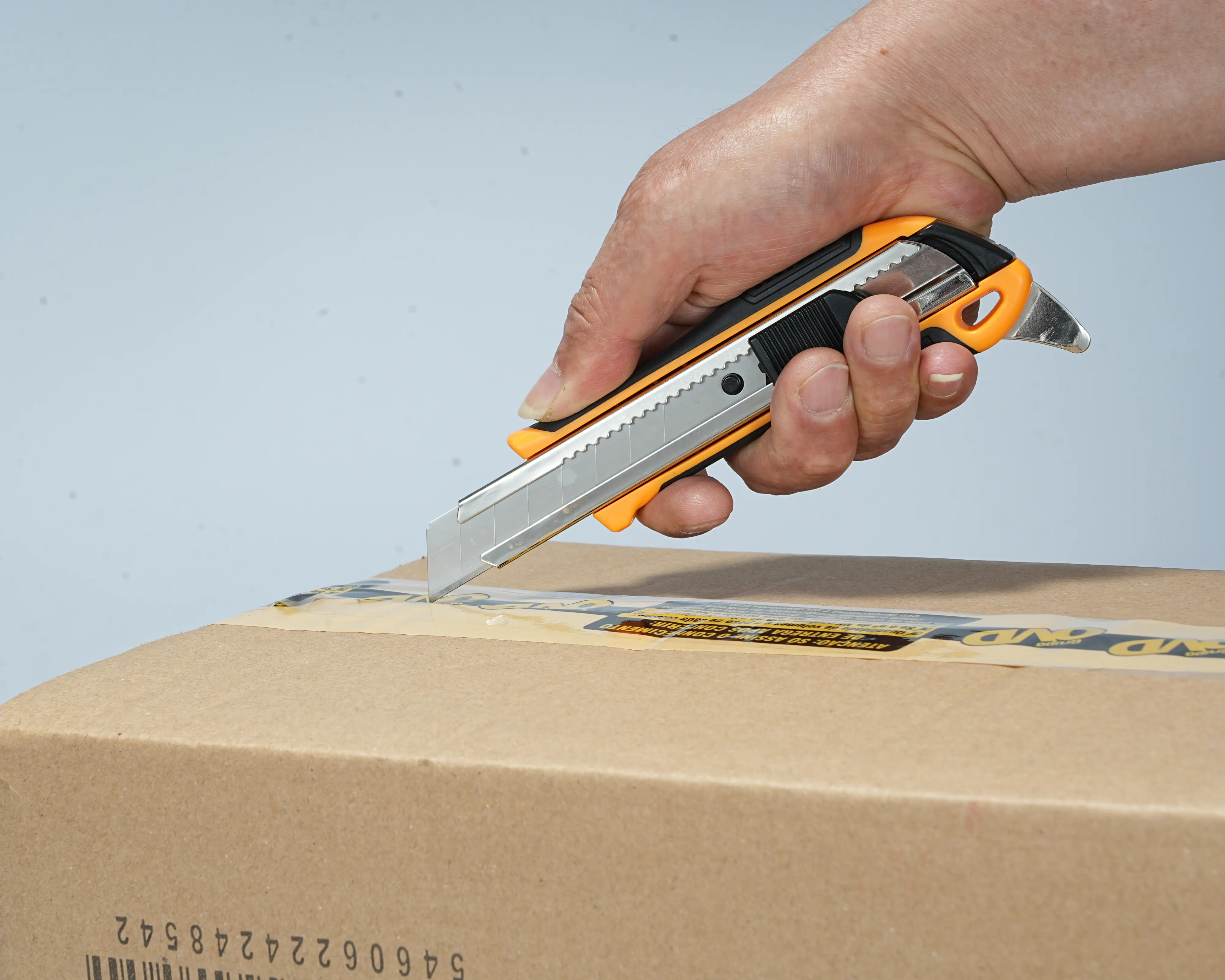 Primaster Cuttermesser 18 mm mit Auto-Lock und integriertem Dosenöffner