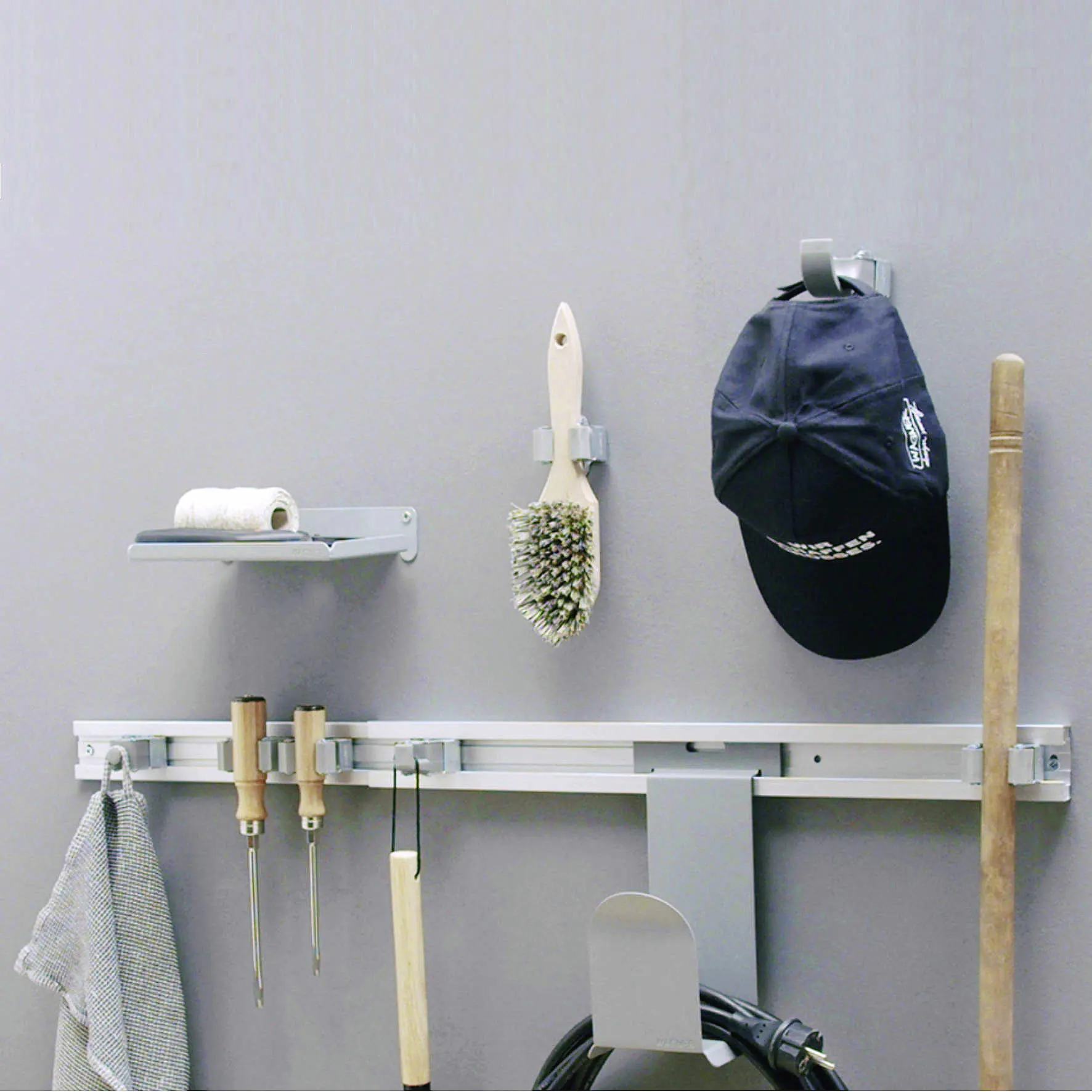 Wagner Wandhaken hooks4tools mit Kabelaufnahme Tragkraft bis 2 kg Stahl chrom Wagner Wandhaken hooks4tools mit Kabelaufnahme Tragkraft bis 2 kg Stahl chrom