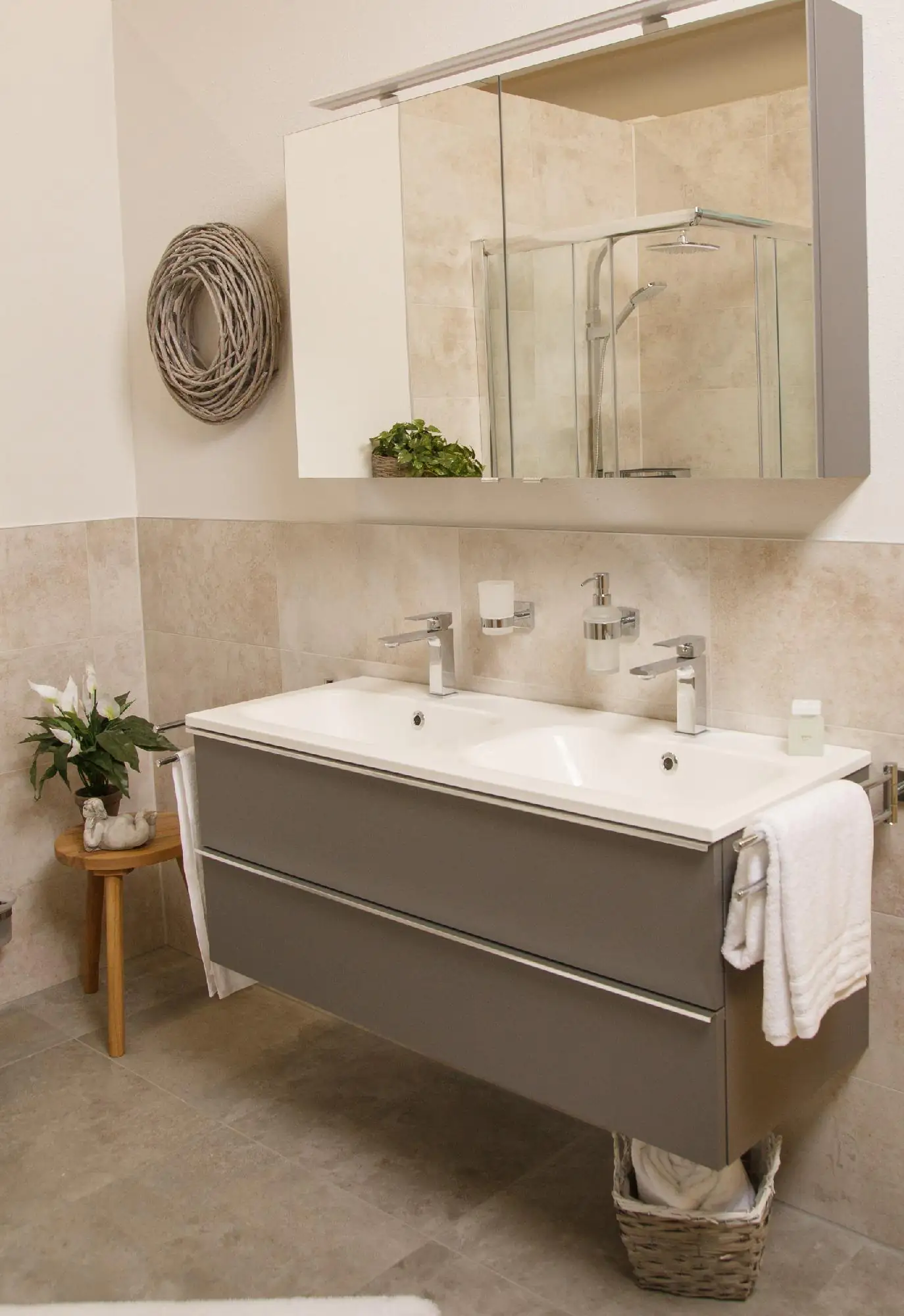 Primaster Spiegelschrank Düsseldorf mit Beleuchtung grau 120 x 70 cm