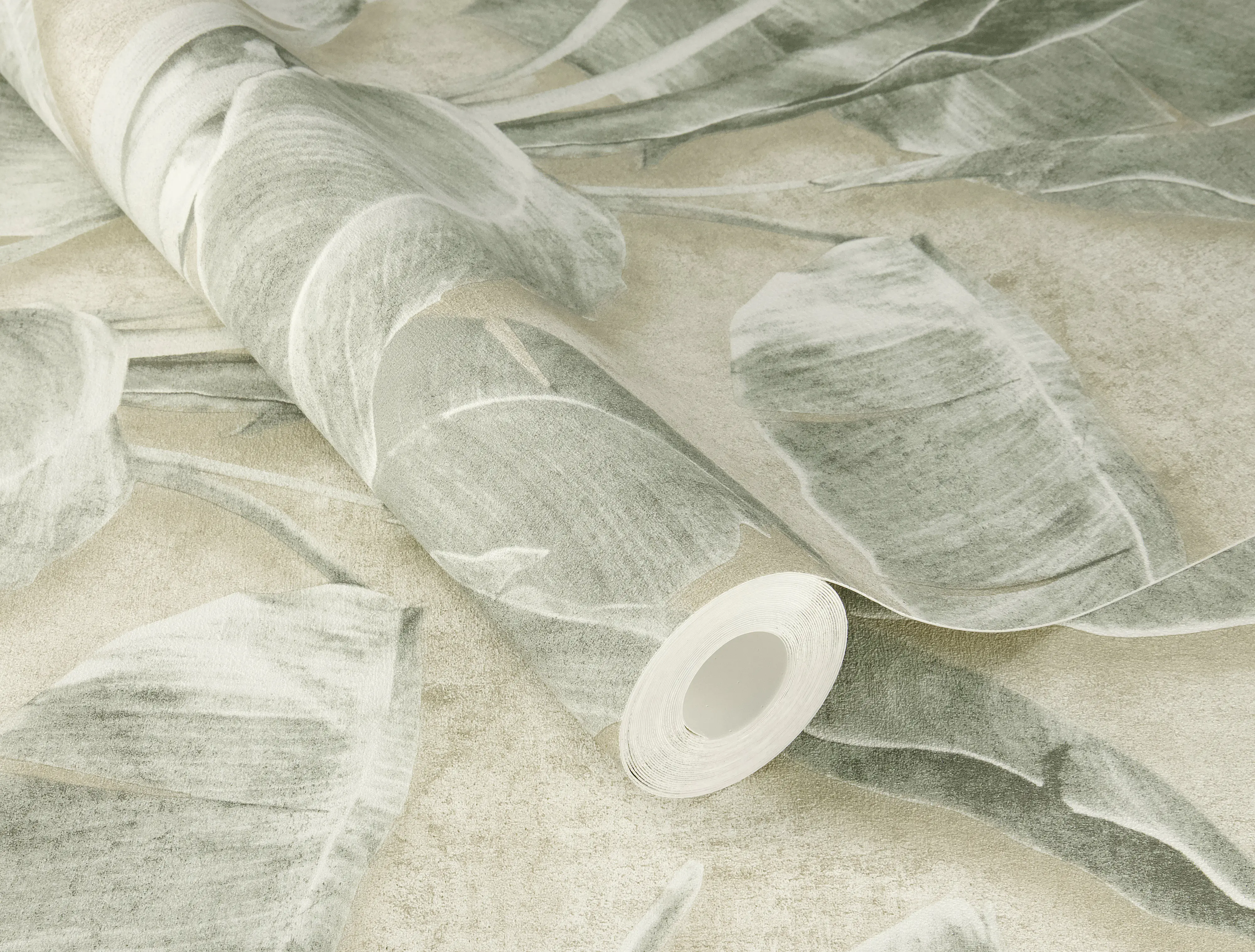 Tesa x Rasch selbstklebende Tapete Cuba Blatt grün beige 6 x 0,53 m Tesa x Rasch selbstklebende Tapete Cuba Blatt grün beige 6 x 0,53 m