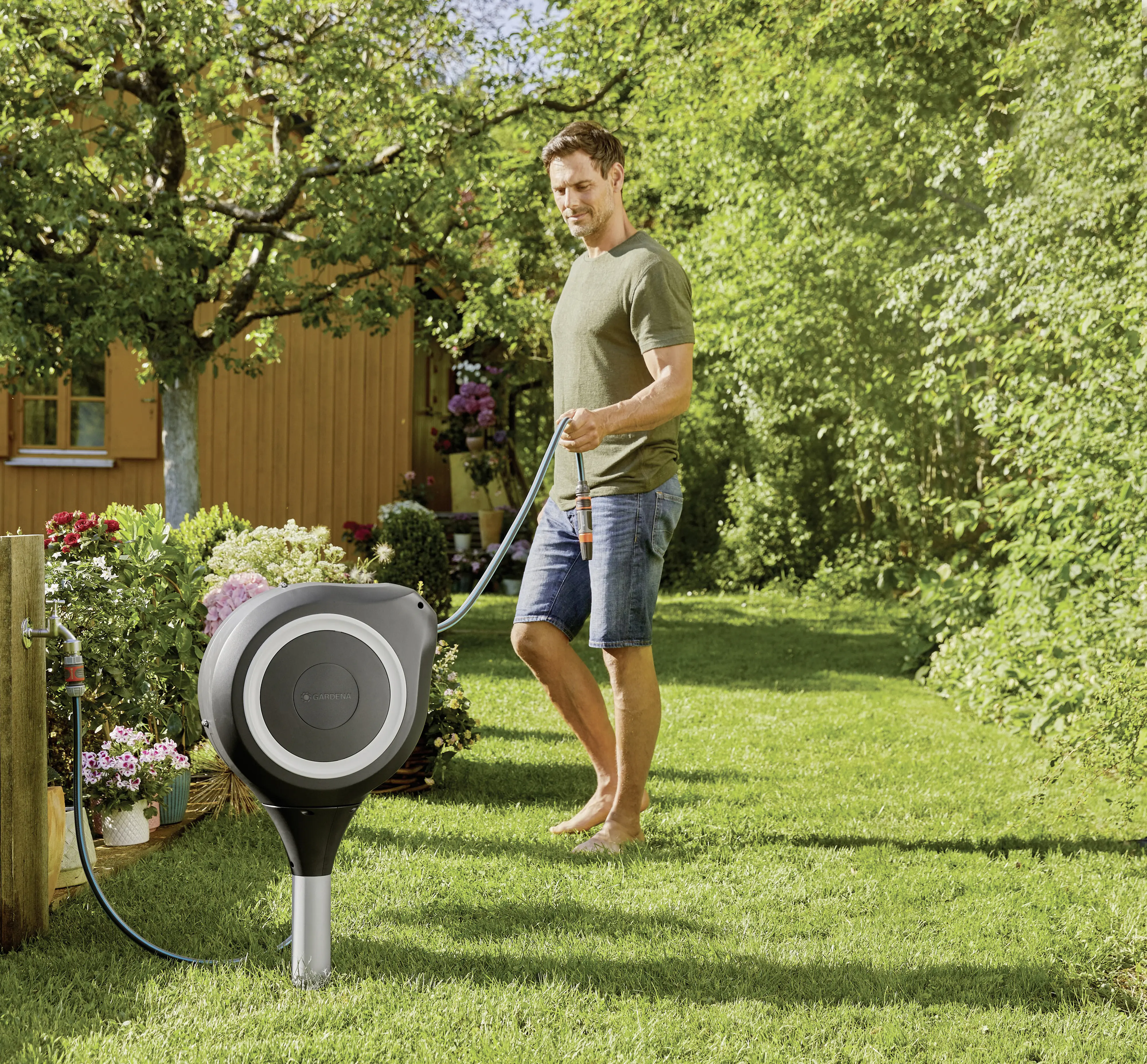 Garten Schlauchbox RollUp M mit 20 m Gardena Schlauch