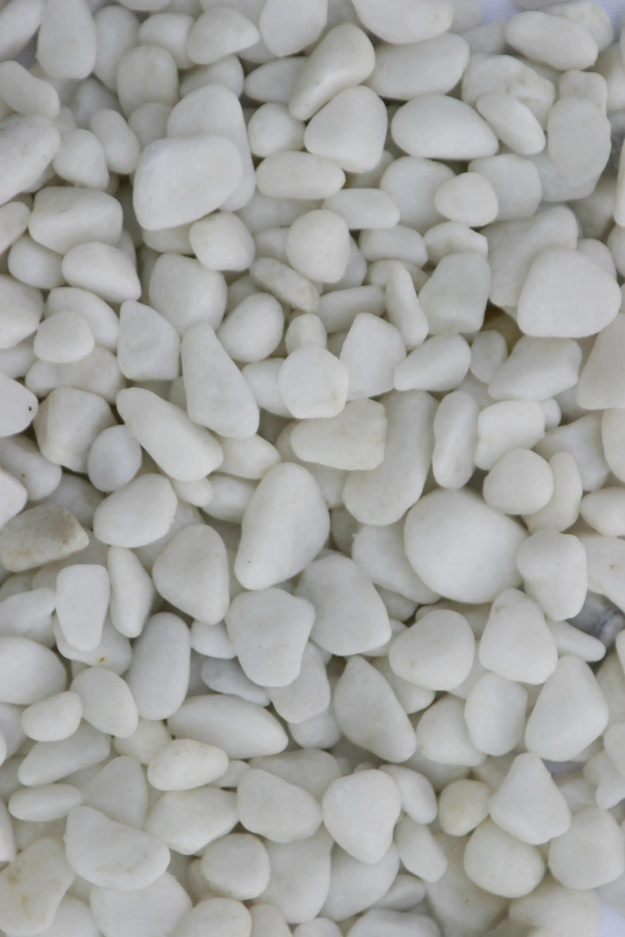 Kies Bianco Carrara 7 - 15 mm weiß 25 kg Kies Bianco Carrara 7 - 15 mm weiß 25 kg