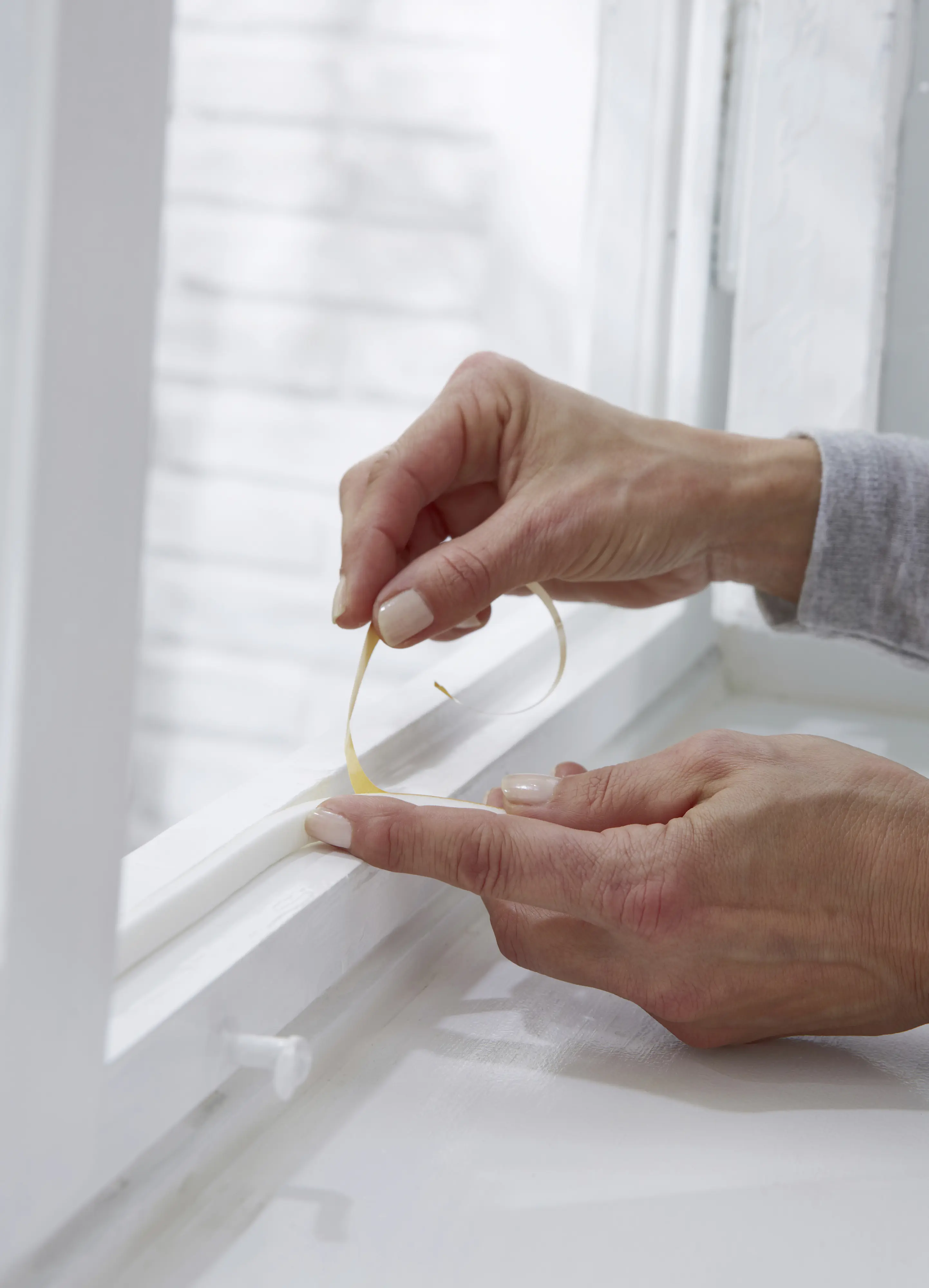 tesa Insulation Schaumstoff-Dichtung Universal 6 m, weiß