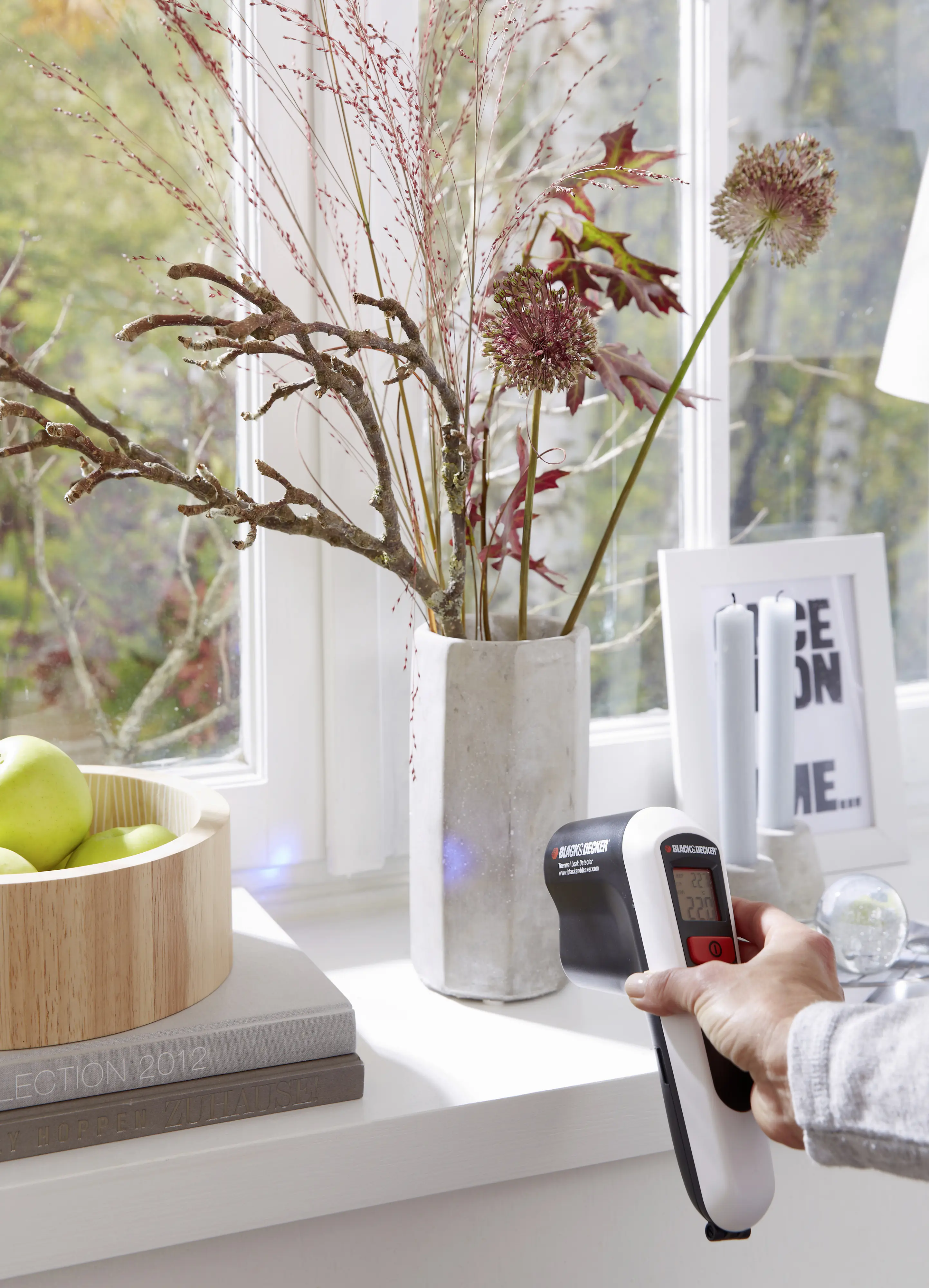 tesa Insulation Schaumstoff-Dichtung Universal 10 m, weiß