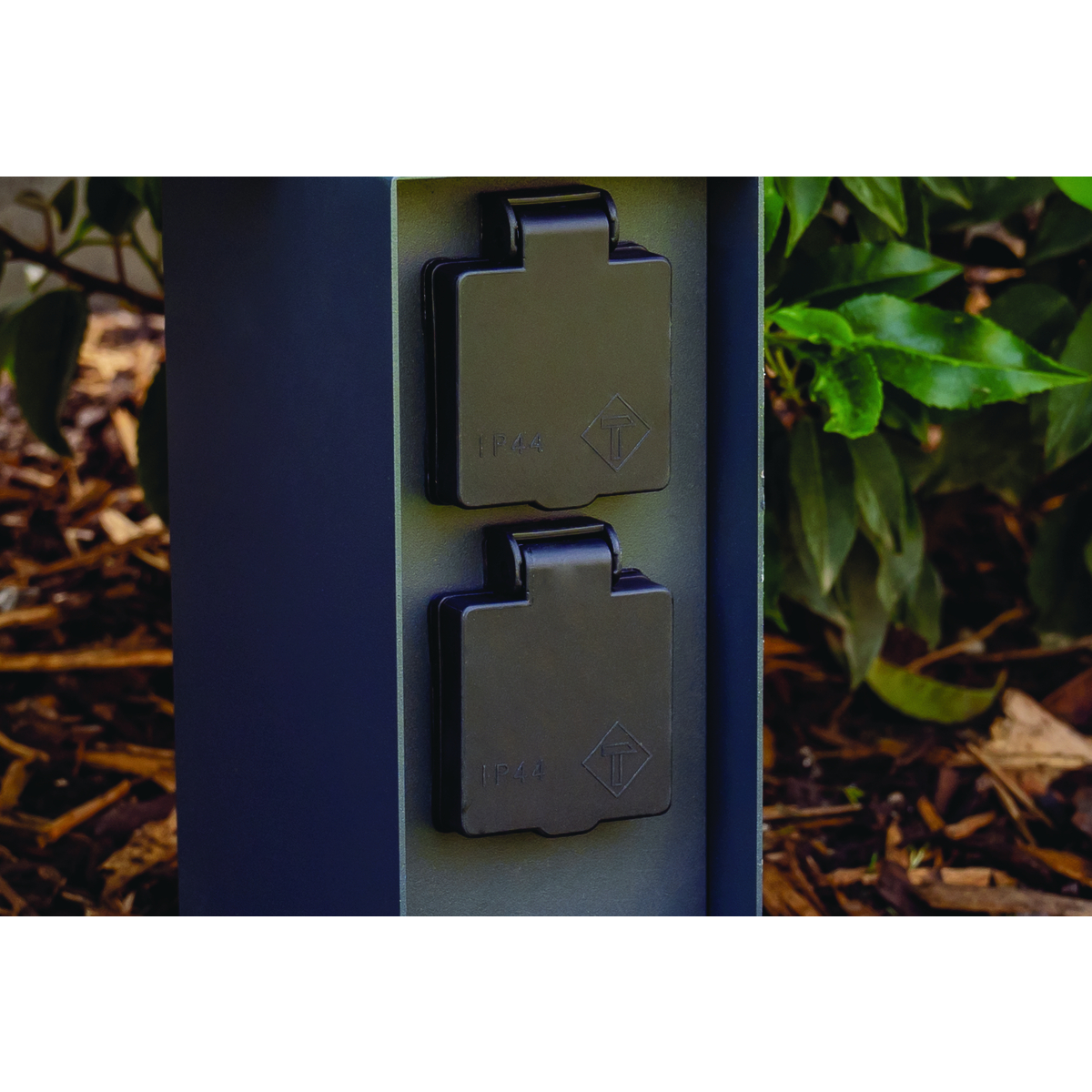 Unitec Gartensäule mit 2 Schutzkontakt-Steckdosen inkl. Zeitschaltuhr schwarz